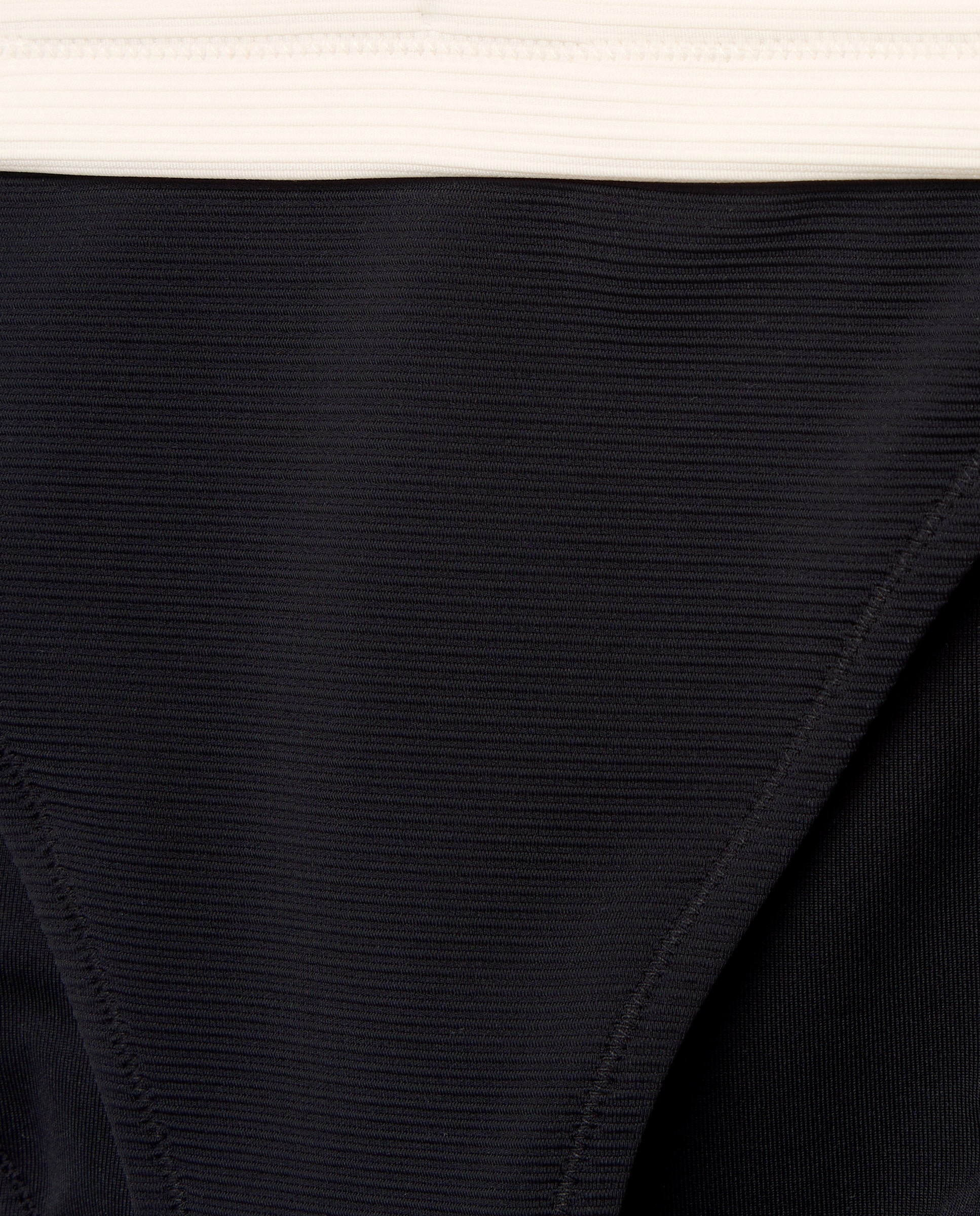 Cueca de Biquíni com Detalhe em Contraste Preto-5
