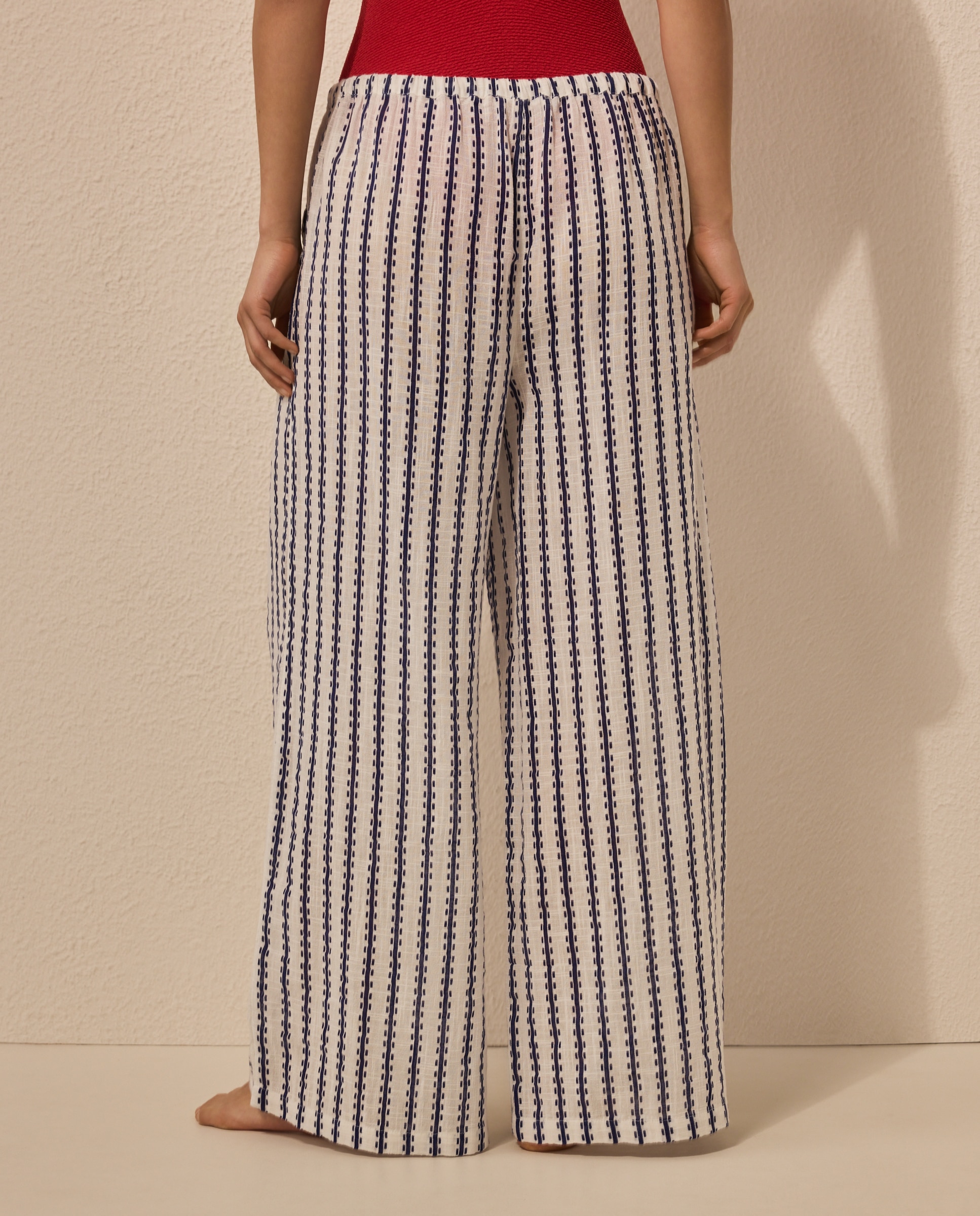 Calças com Estampado às Riscas e Detalhes Bordados Branco-3