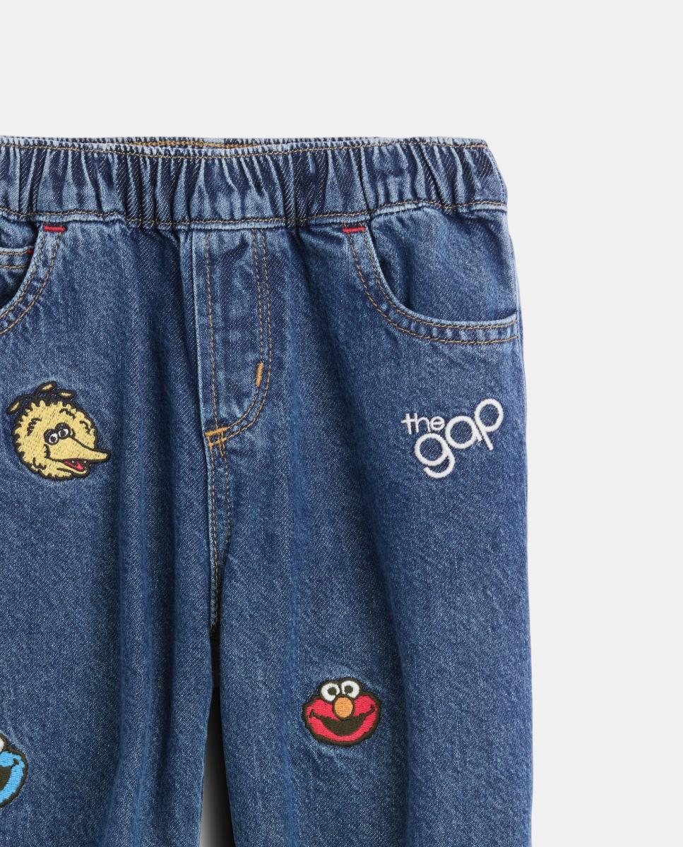 Imagen 5 de Pantalón vaquero de bebé tipo barrel con fantasía de Barrio Sésamo - Gap - Azul Azul