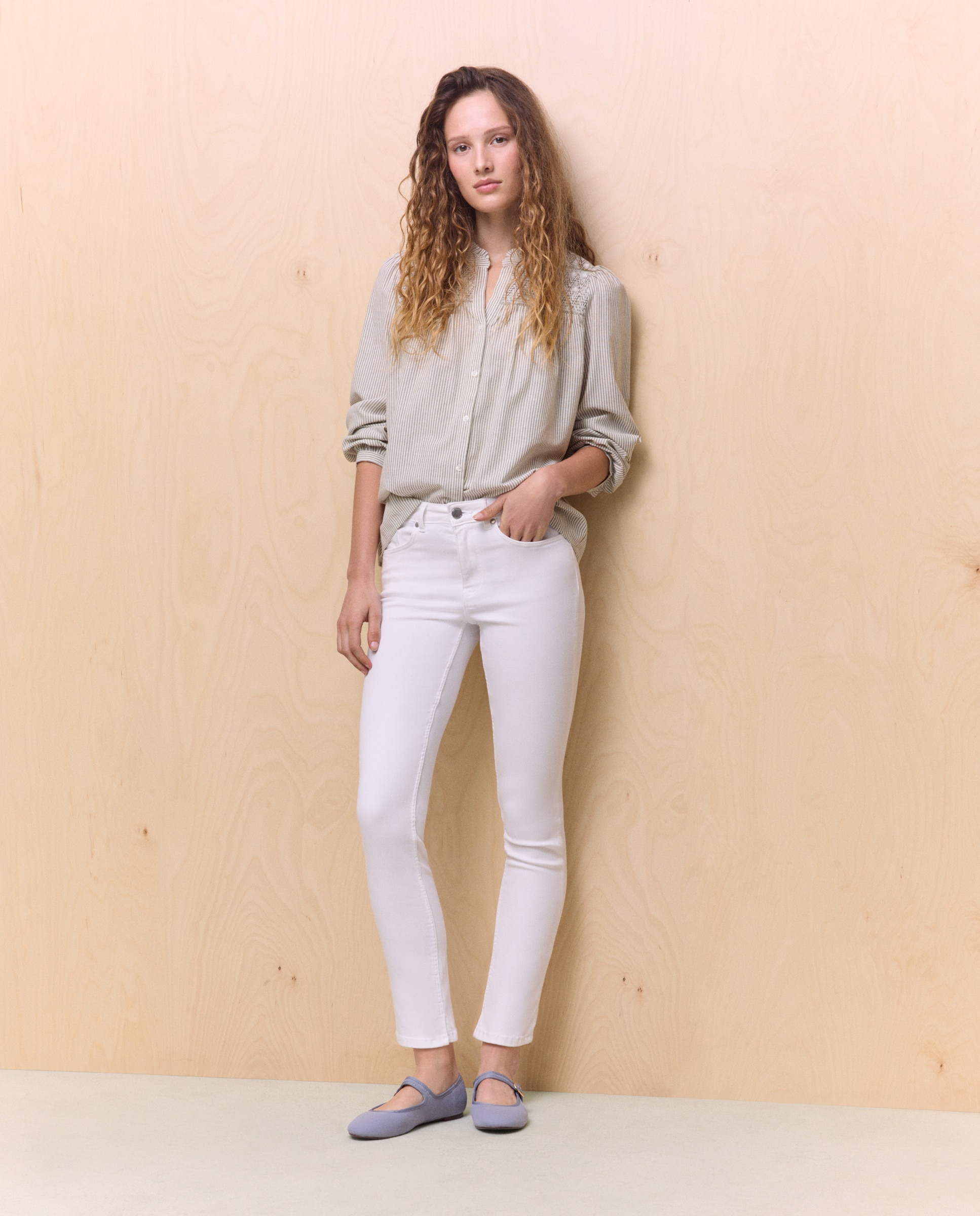 Pantalón denim de mujer slim - Easy Wear - Azul Suave Blanco-1