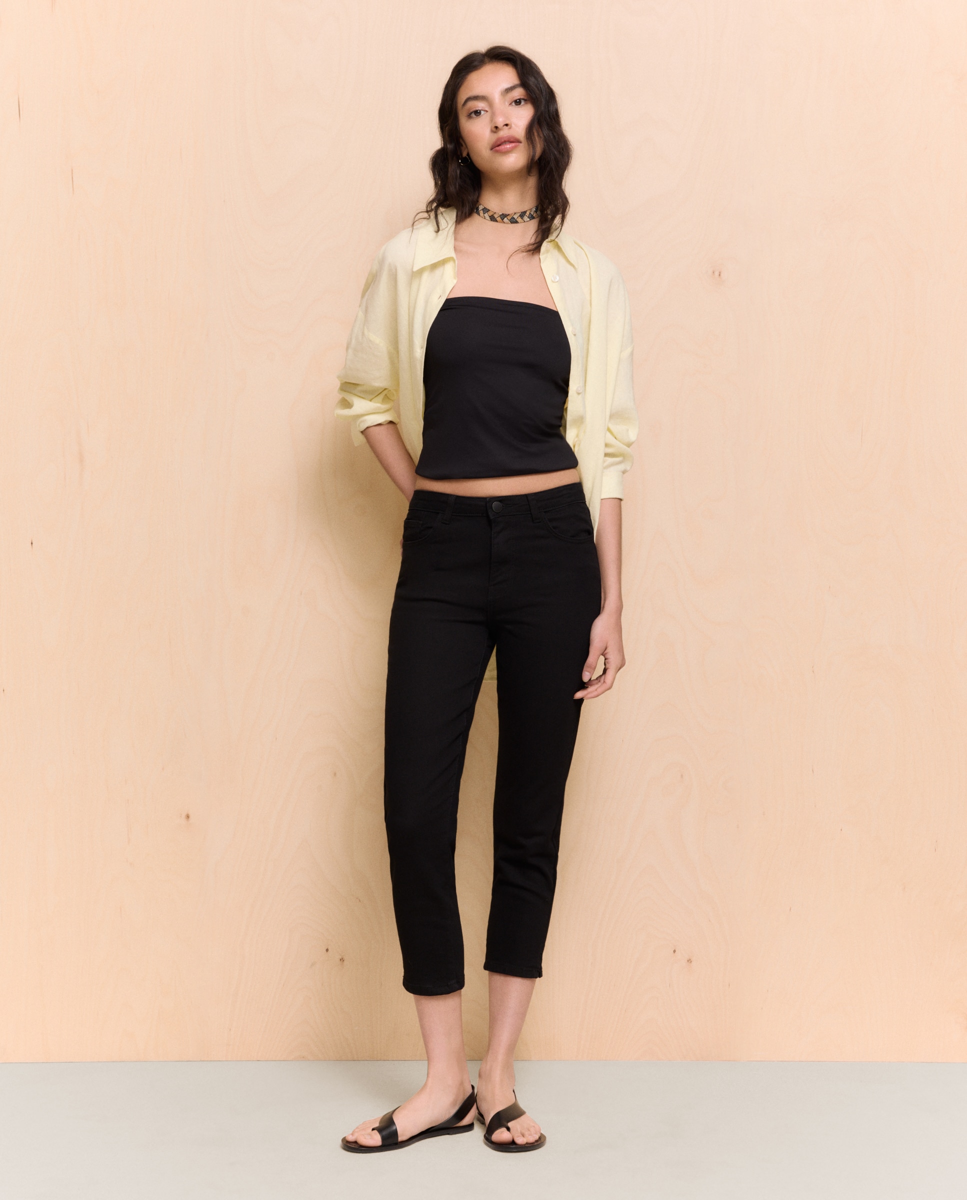 Imagem 0 de Jeans Capri com Cintura Média