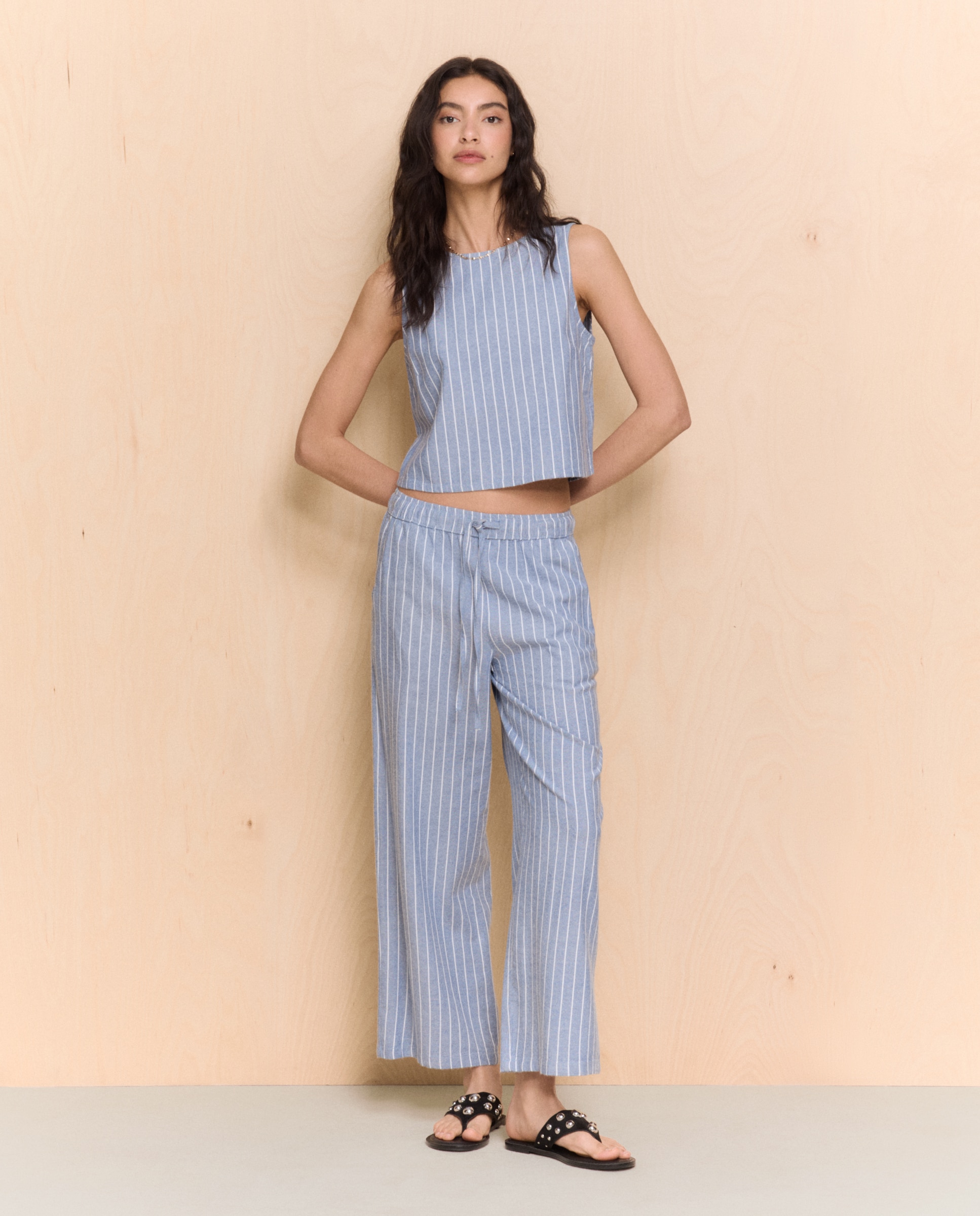 Imagem 0 de Jeans Ligeiras Tipo Culotte