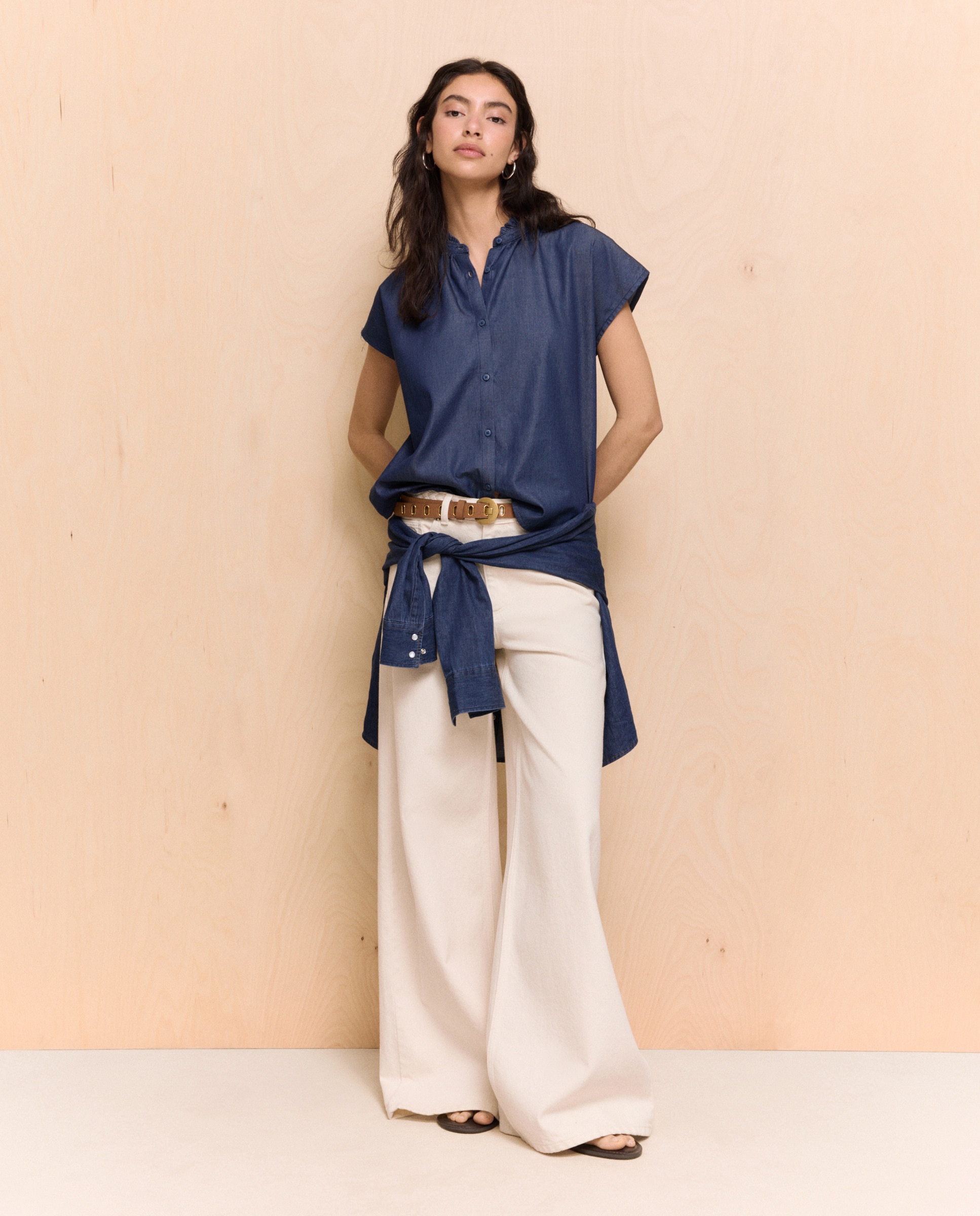 Easy Wear - Camisa denim de mujer sin manga.