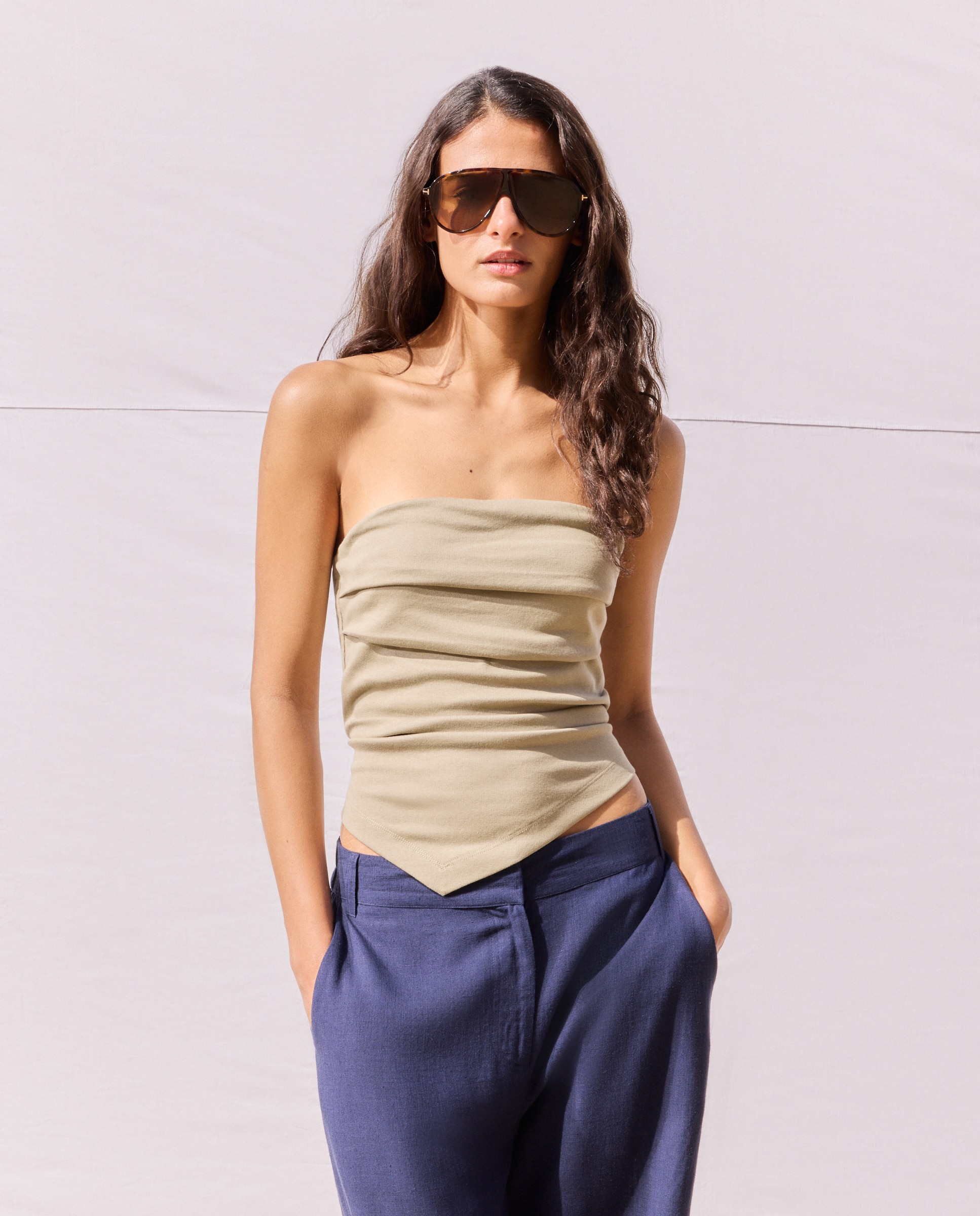 T-shirt com Decote Caicai 520 Caqui-1