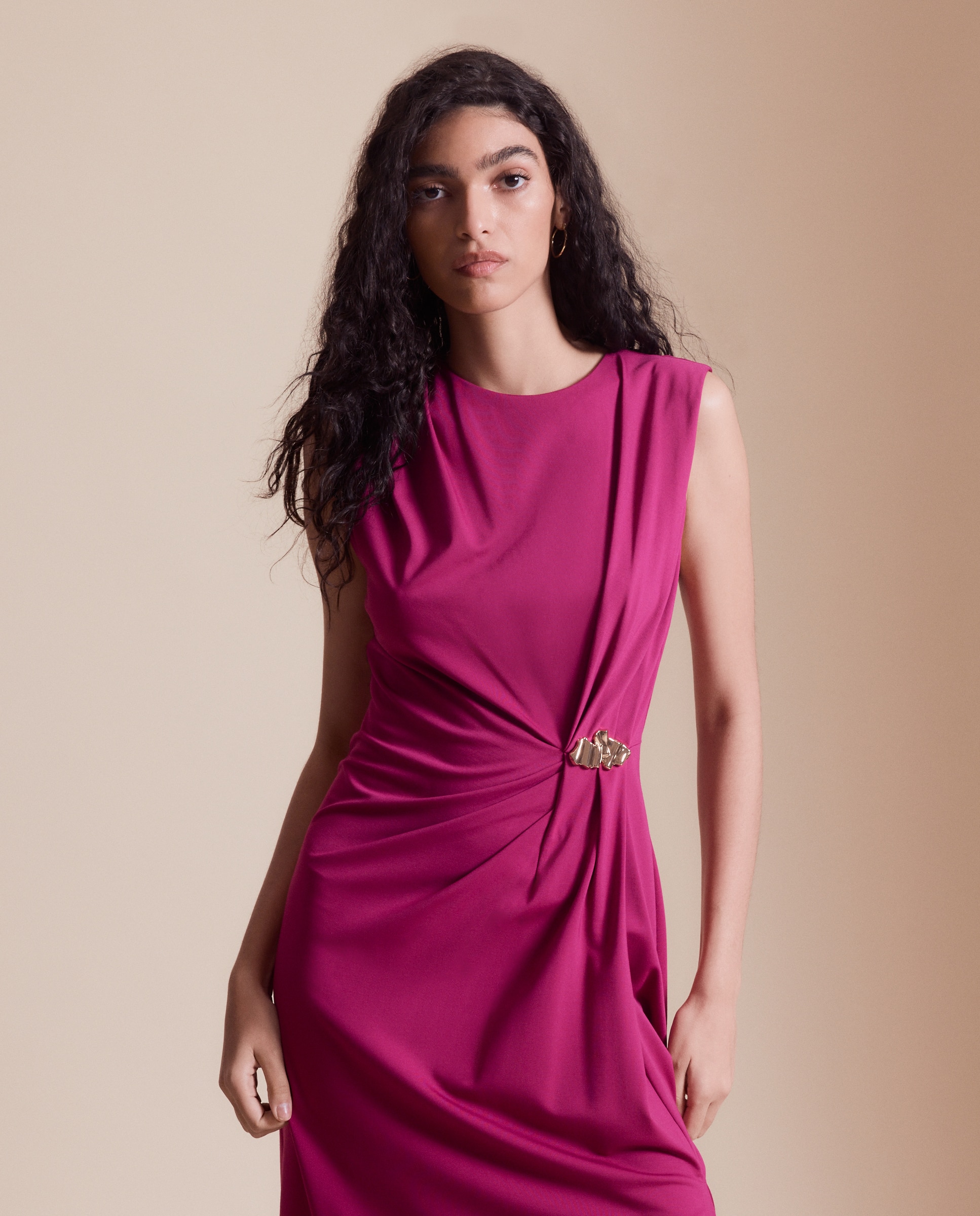 Vestido Midi sem Mangas com Pregadeira 240 Fúcsia-3