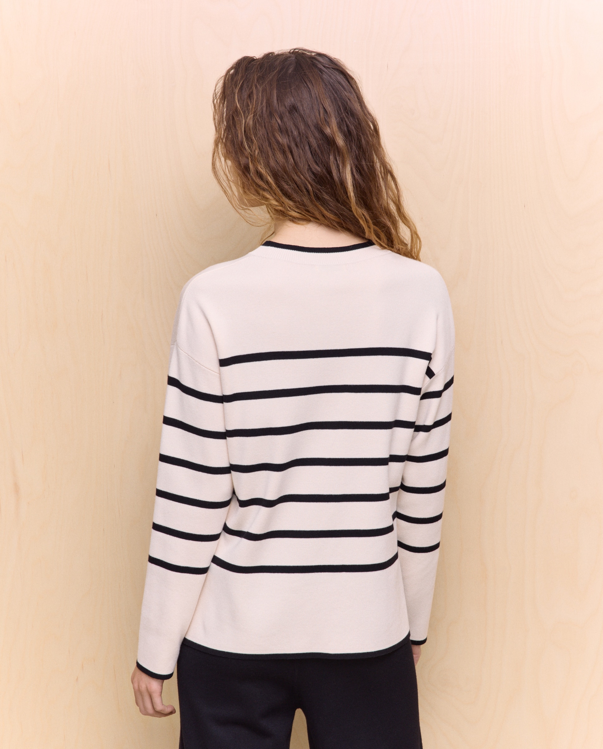 Camisola de Malha às Riscas com Aberturas e Decote Redondo Branco-3