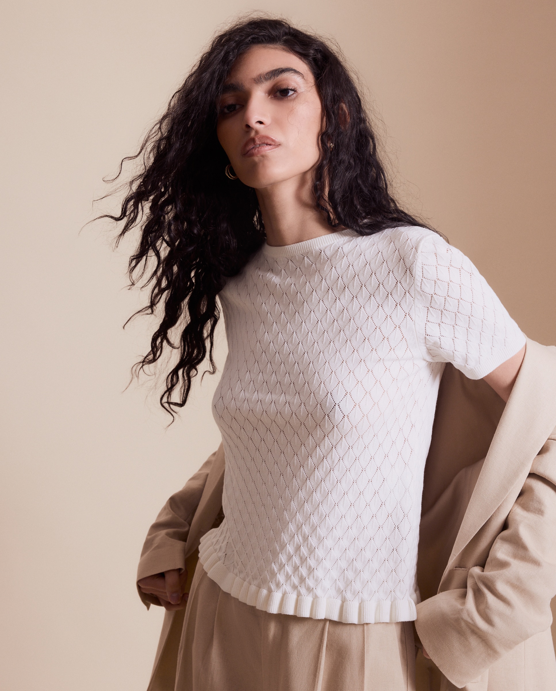 Camisola de Malha com Manga Curta e Estrutura 120 Cru-1