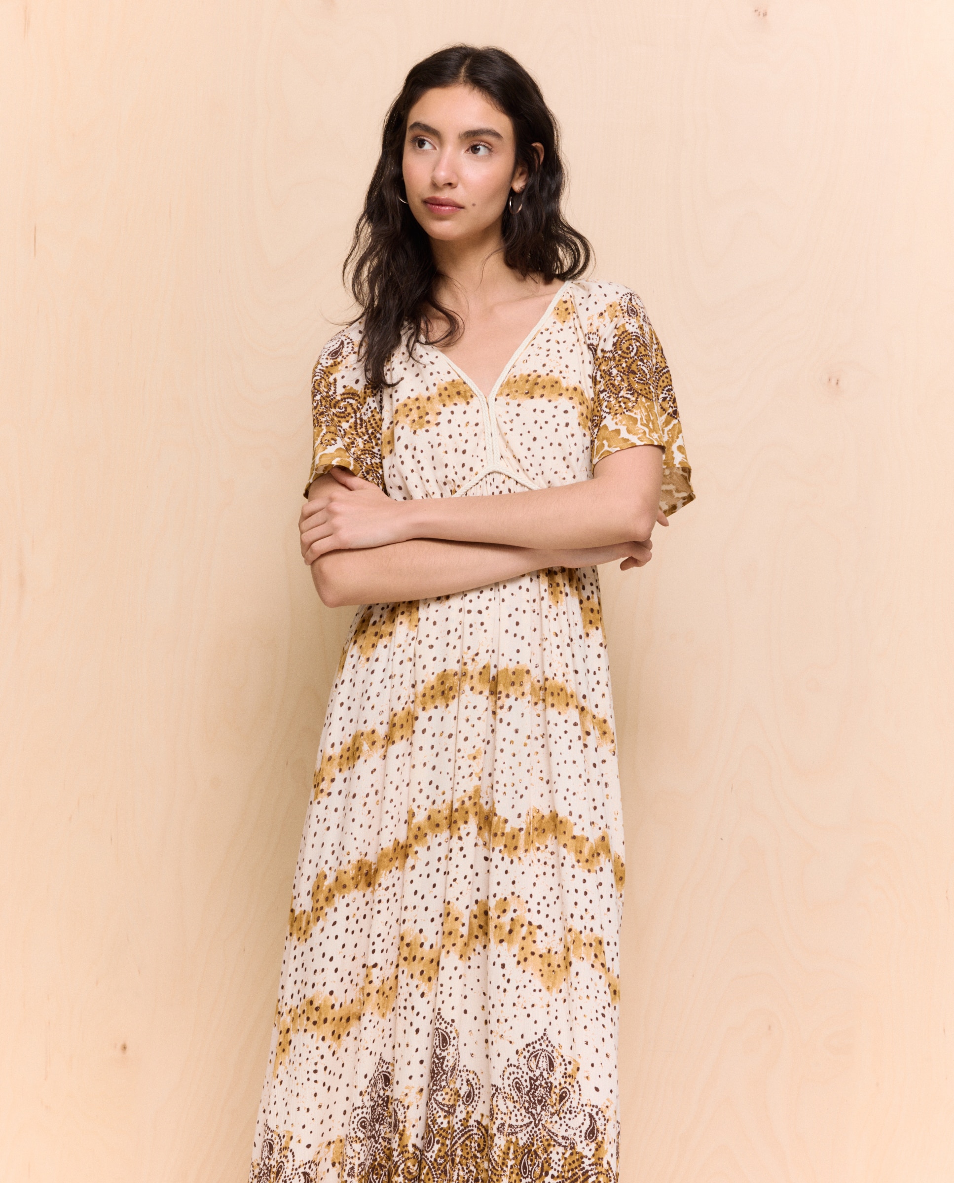 Vestido Comprido de Manga Curta com Detalhe Entrançado na Gola Camel-2