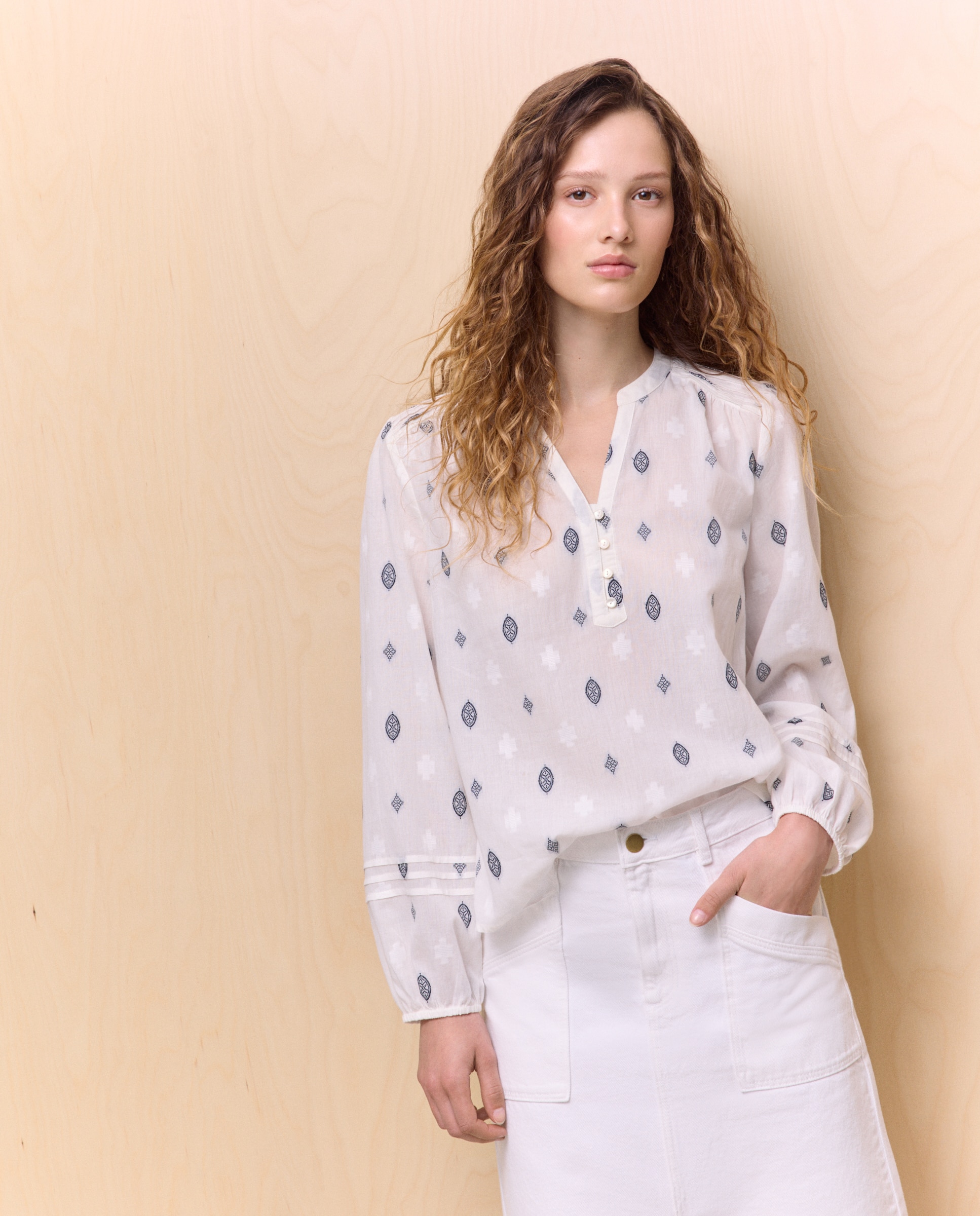 Imagen 1 de Camisa de mujer bordada - Easy Wear - Añil 120 Crudo