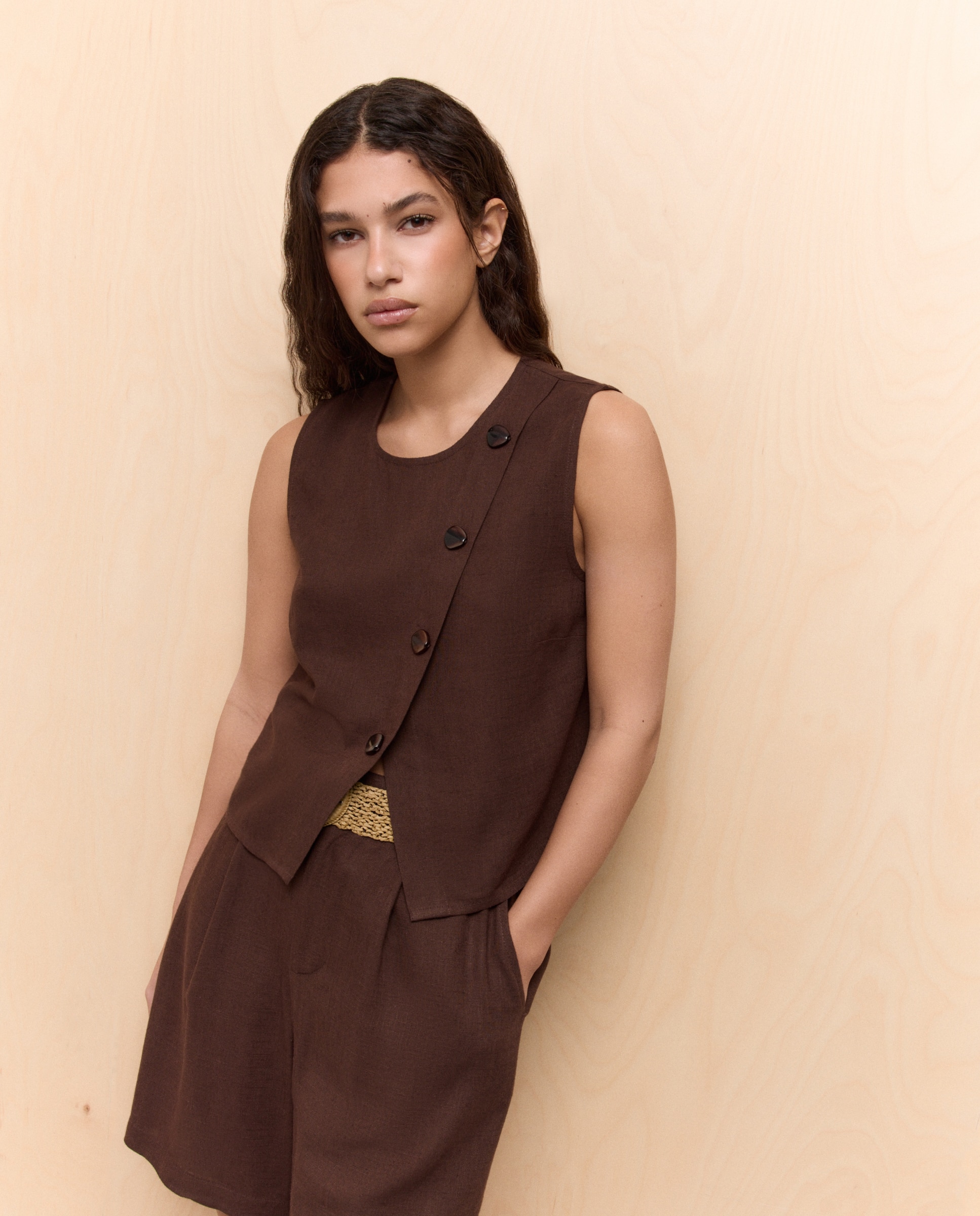 Top de mujer cruzado corto con lino - Easy Wear - Chocolate Chocolate-1