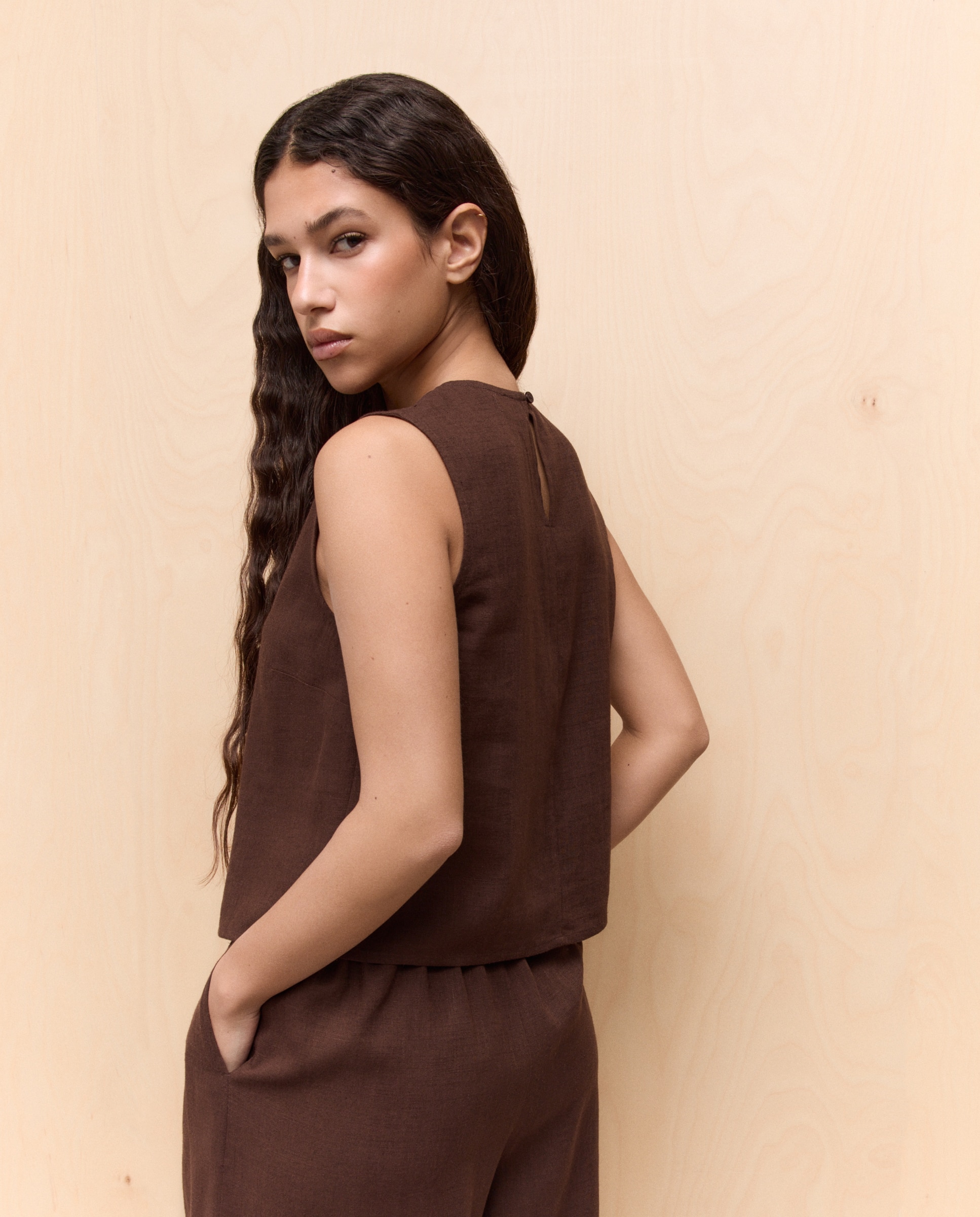 Top de mujer cruzado corto con lino - Easy Wear - Chocolate Chocolate-3