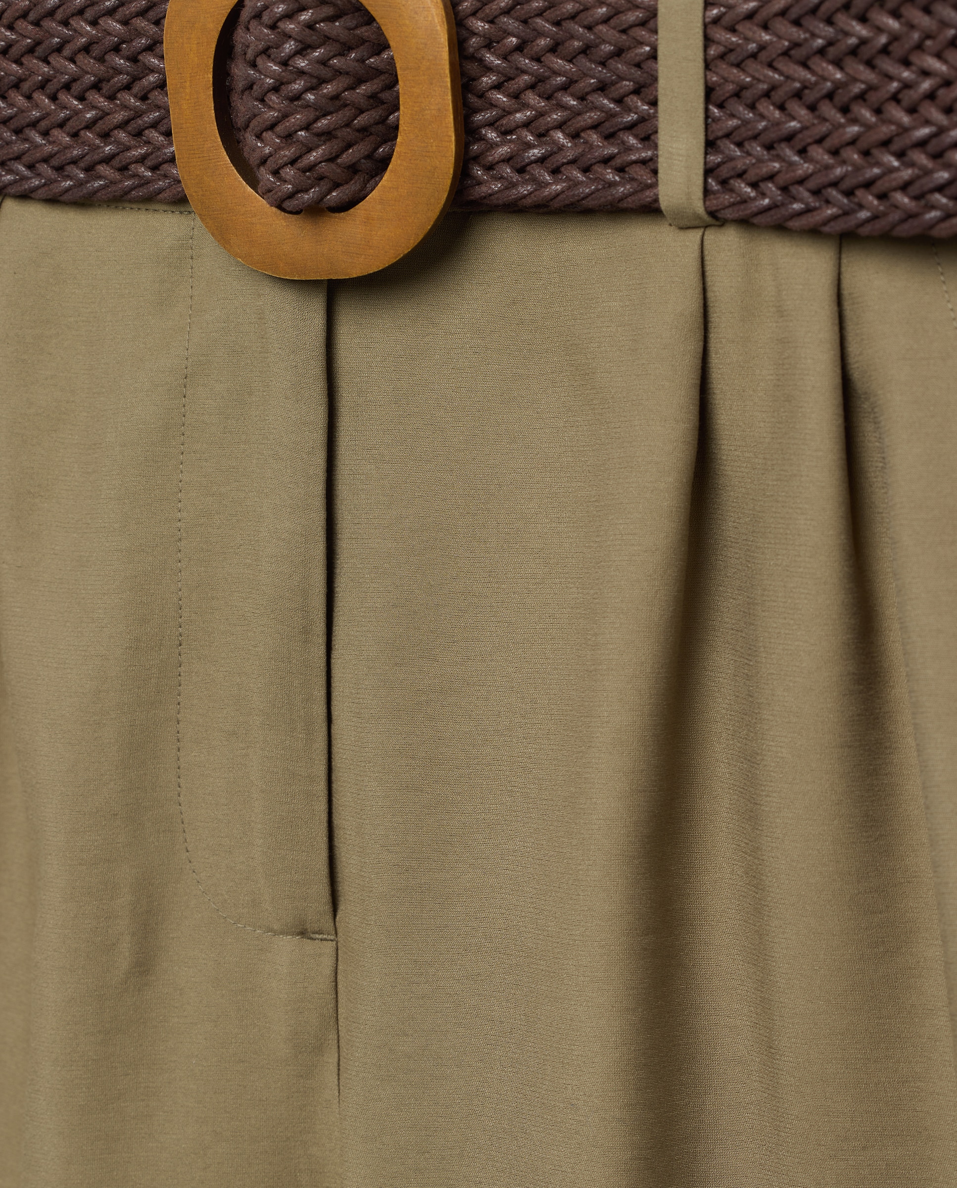 Bermudas com Pinças e Cinto 530 Verde Escuro-5