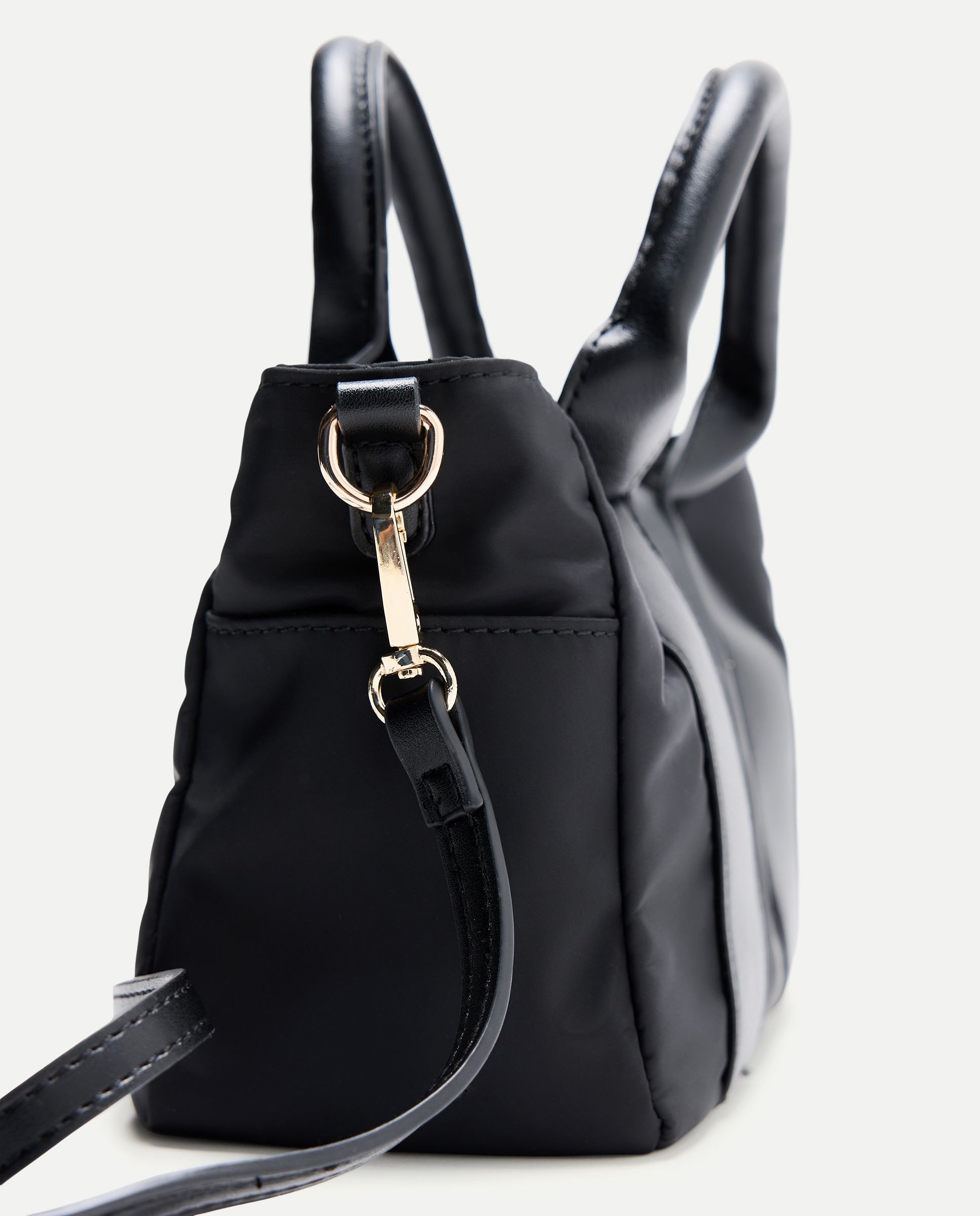 Mala a Tiracolo de Nylon Lisa Preto-3