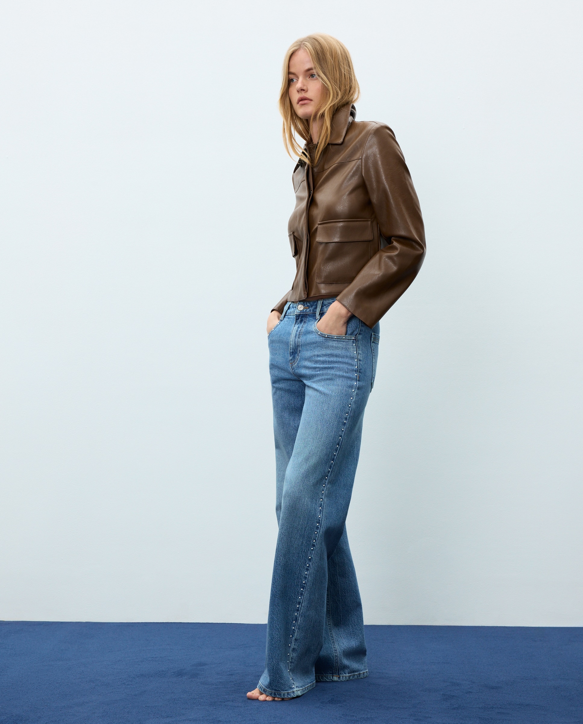 Imagem 0 de Jeans Wideleg com Tachas