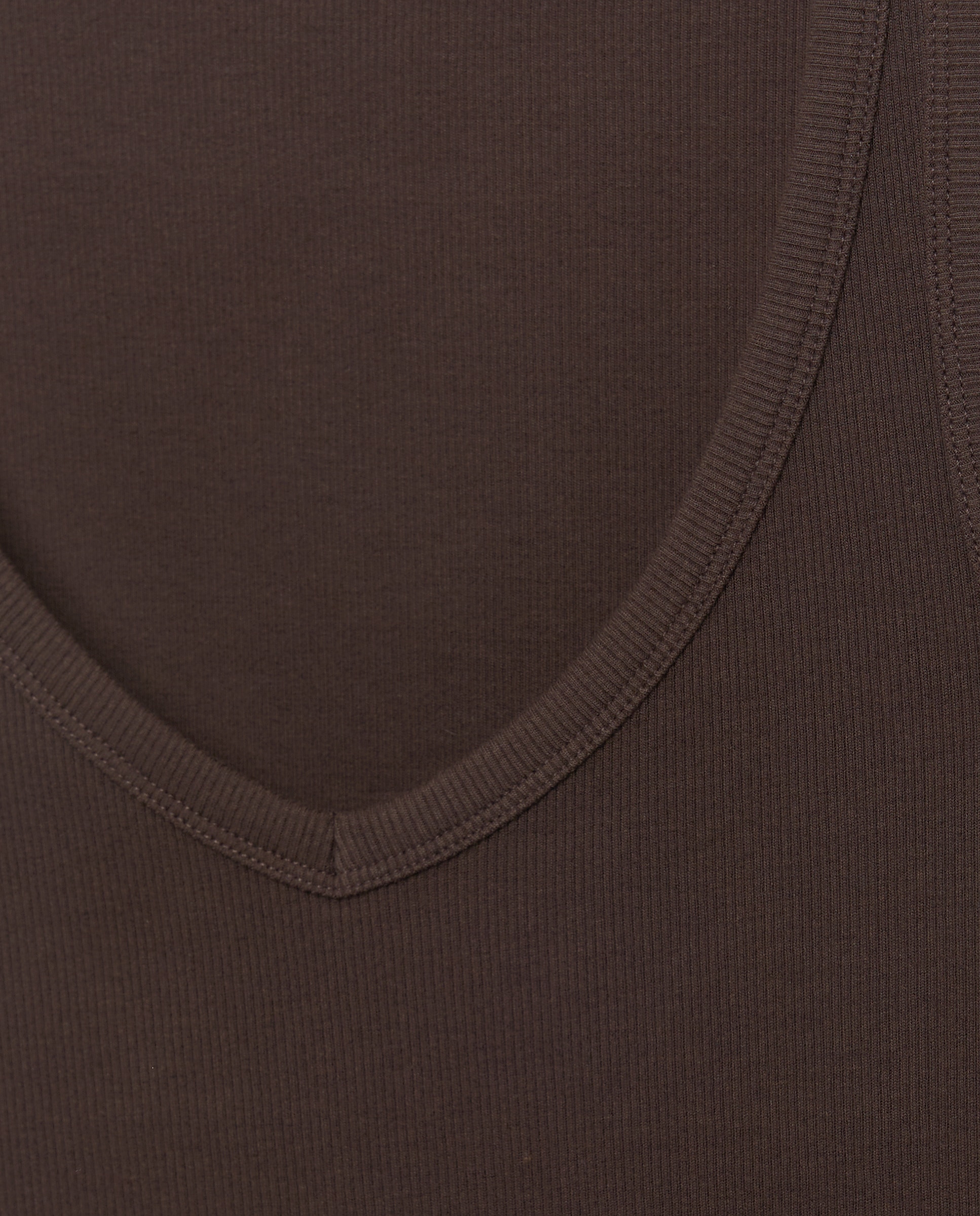 T-shirt de Alças com Decote em Bico Chocolate-6