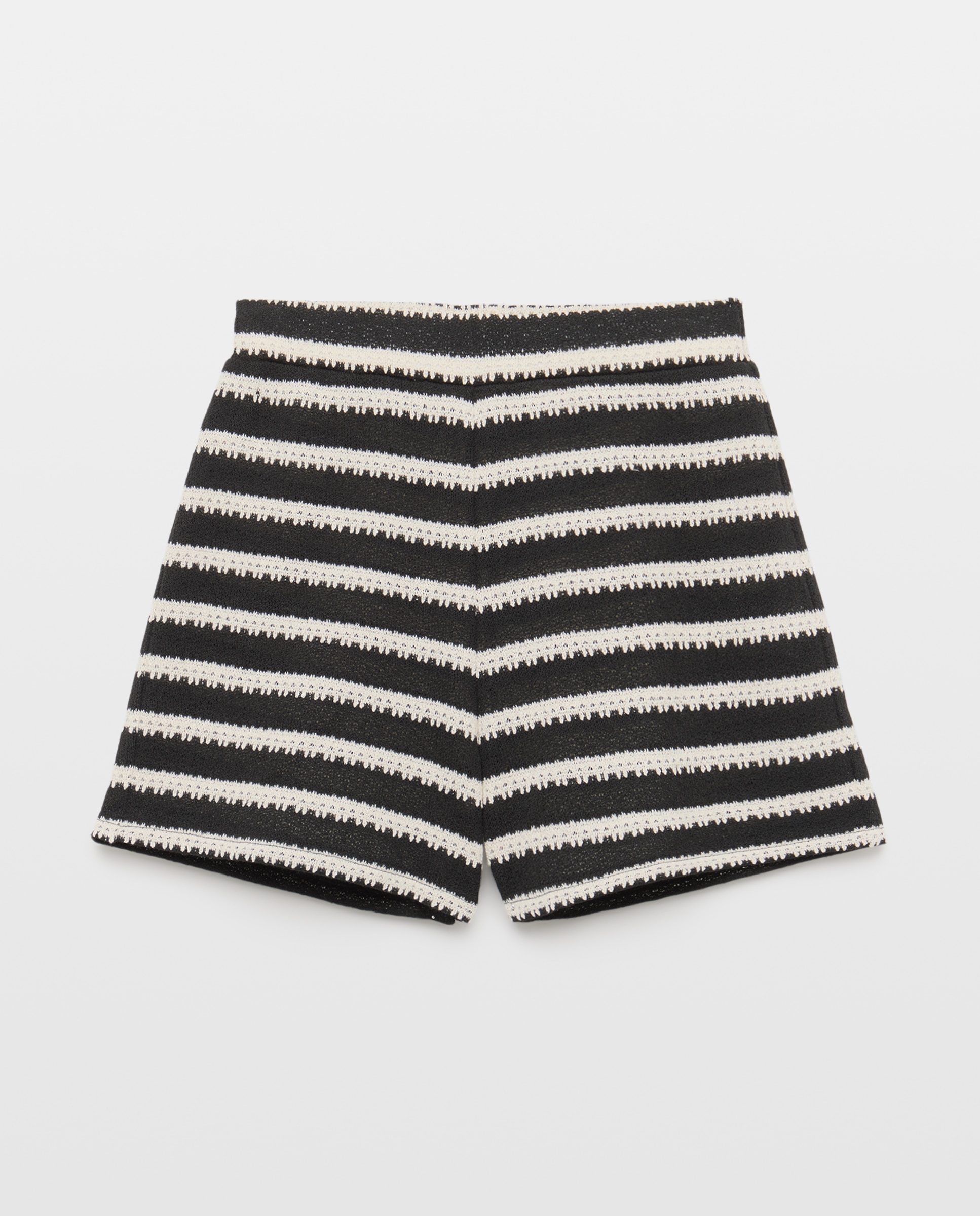 Bermudas de Crochet com Estampado Preto-4