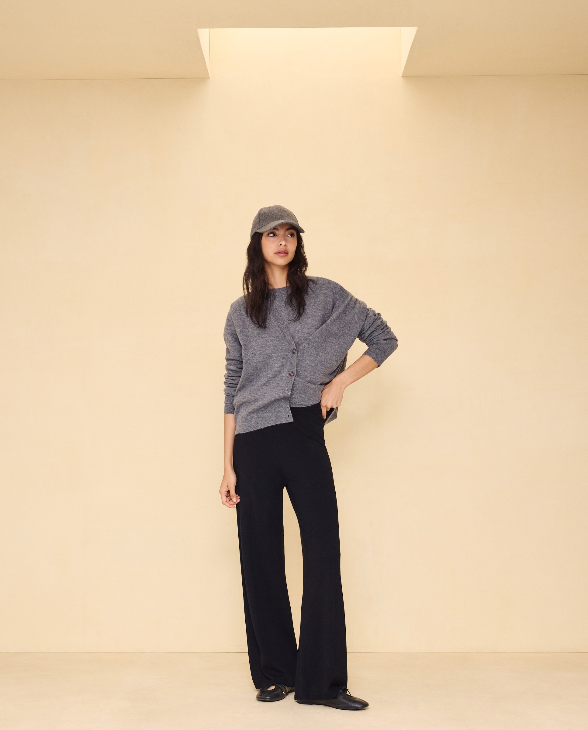 Pantalón de mujer de punto pata ancha. - Easy Wear - Negro Negro-1