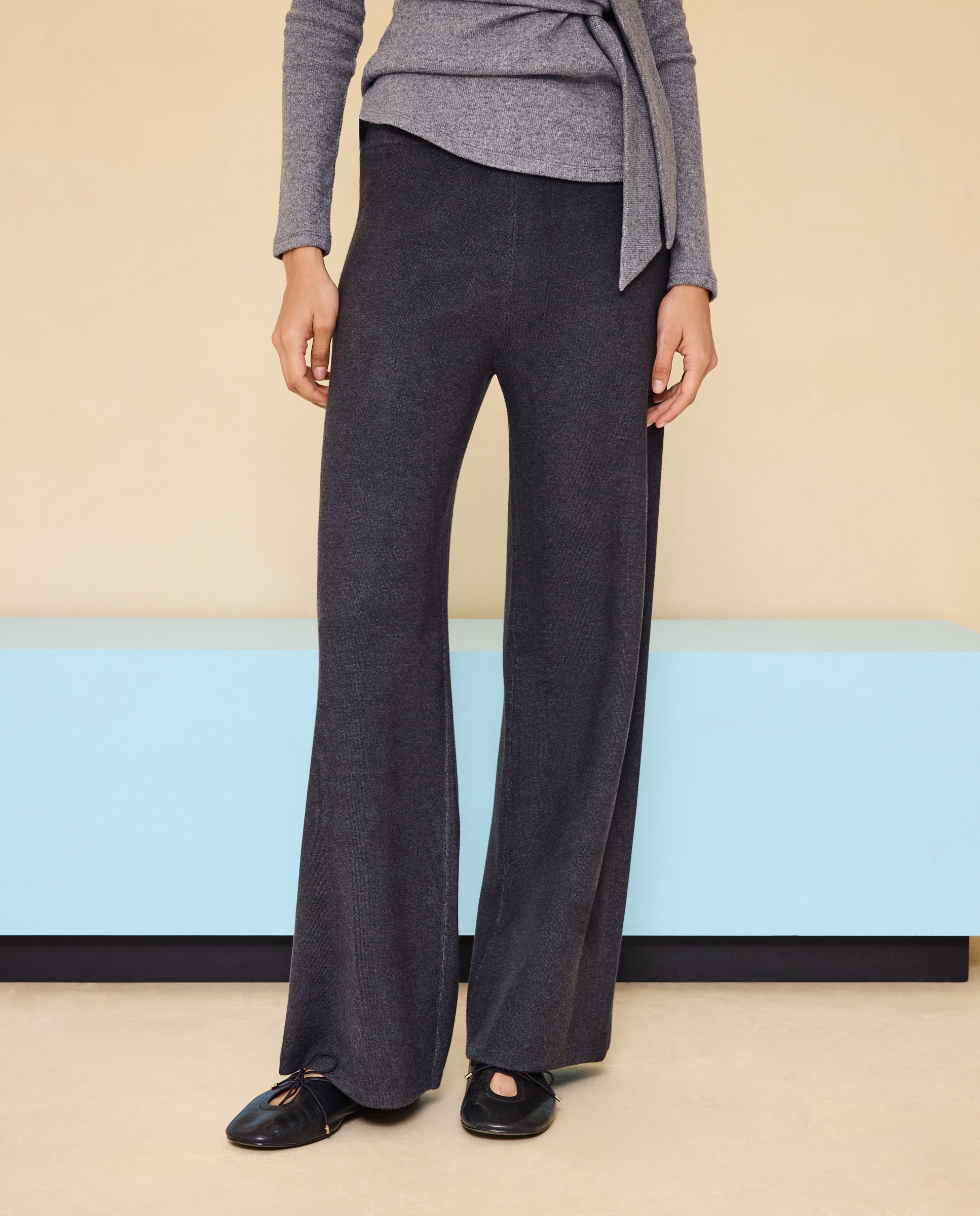 Pantalón de punto con pata ancha de mujer - Easy Wear - Plomo Plomo-2