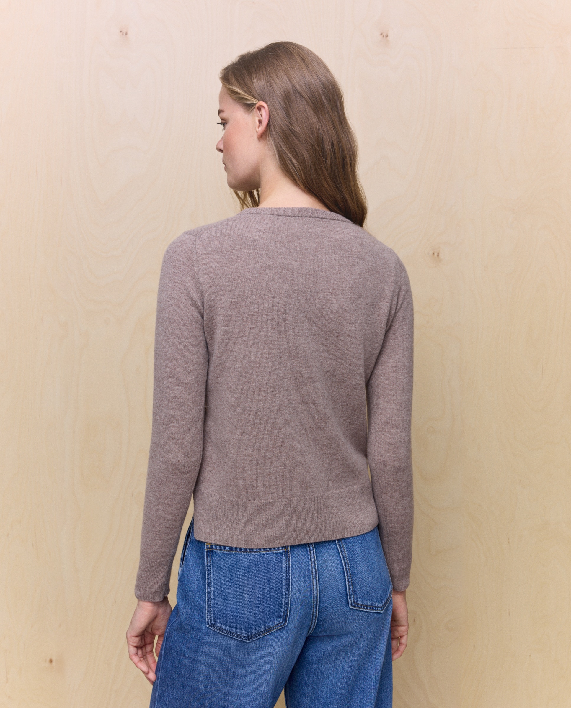 Camisola de Malha Lisa com Decote Redondo Castanho-3