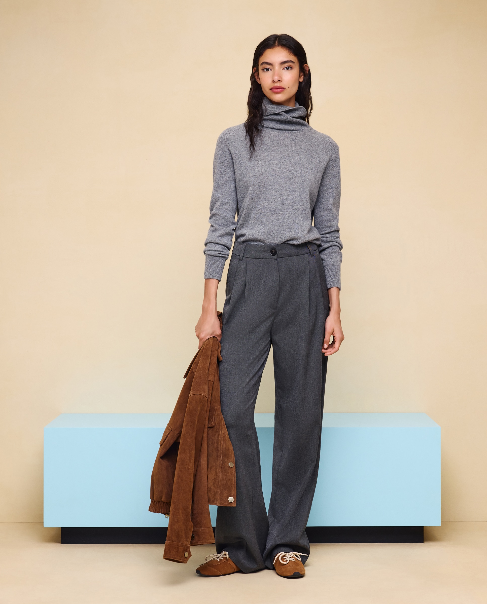 Imagen 0 de Jersey cuello vuelto en lana con cashmere de mujer. 820 Gris medio