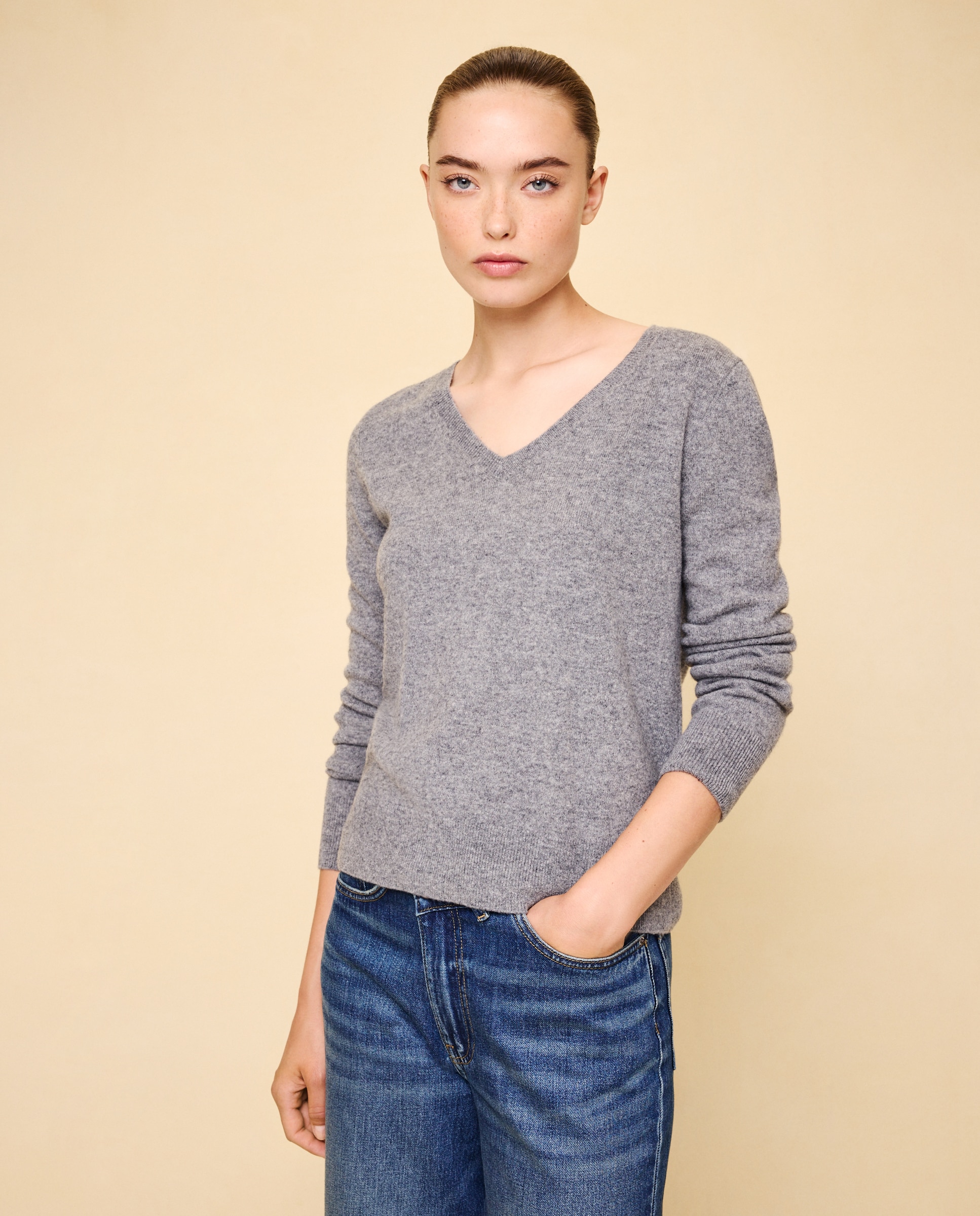 Jersey cuello pico en lana con cashmere de mujer. - Easy Wear - 820 Gris medio 820 Gris medio-1