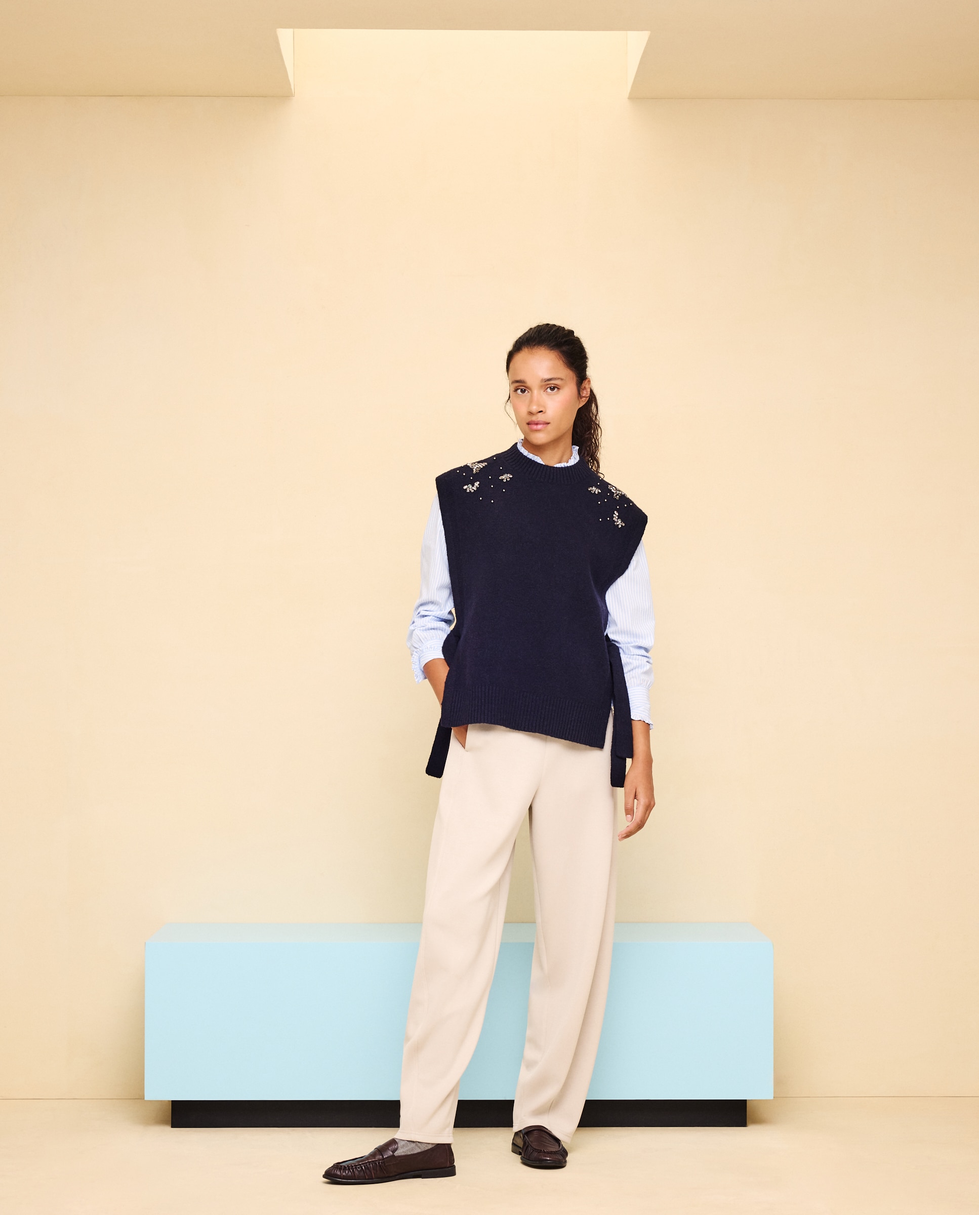 Chaleco lazada con aplique piedras en hombro de mujer - Easy Wear - Azul marino Azul marino-2