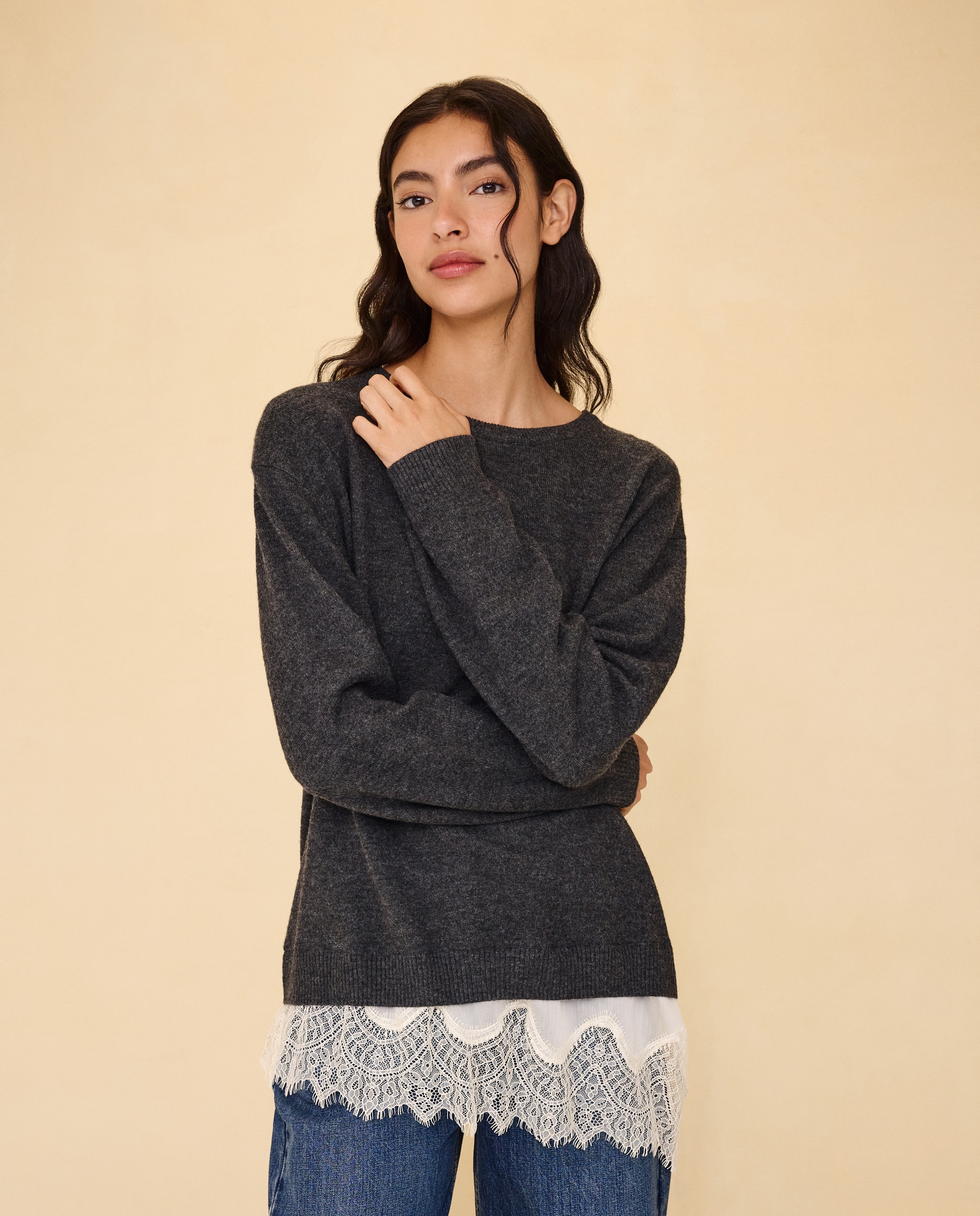 Imagen 1 de Jersey cuello redondo encaje bajo de mujer - Easy Wear - Plomo Plomo