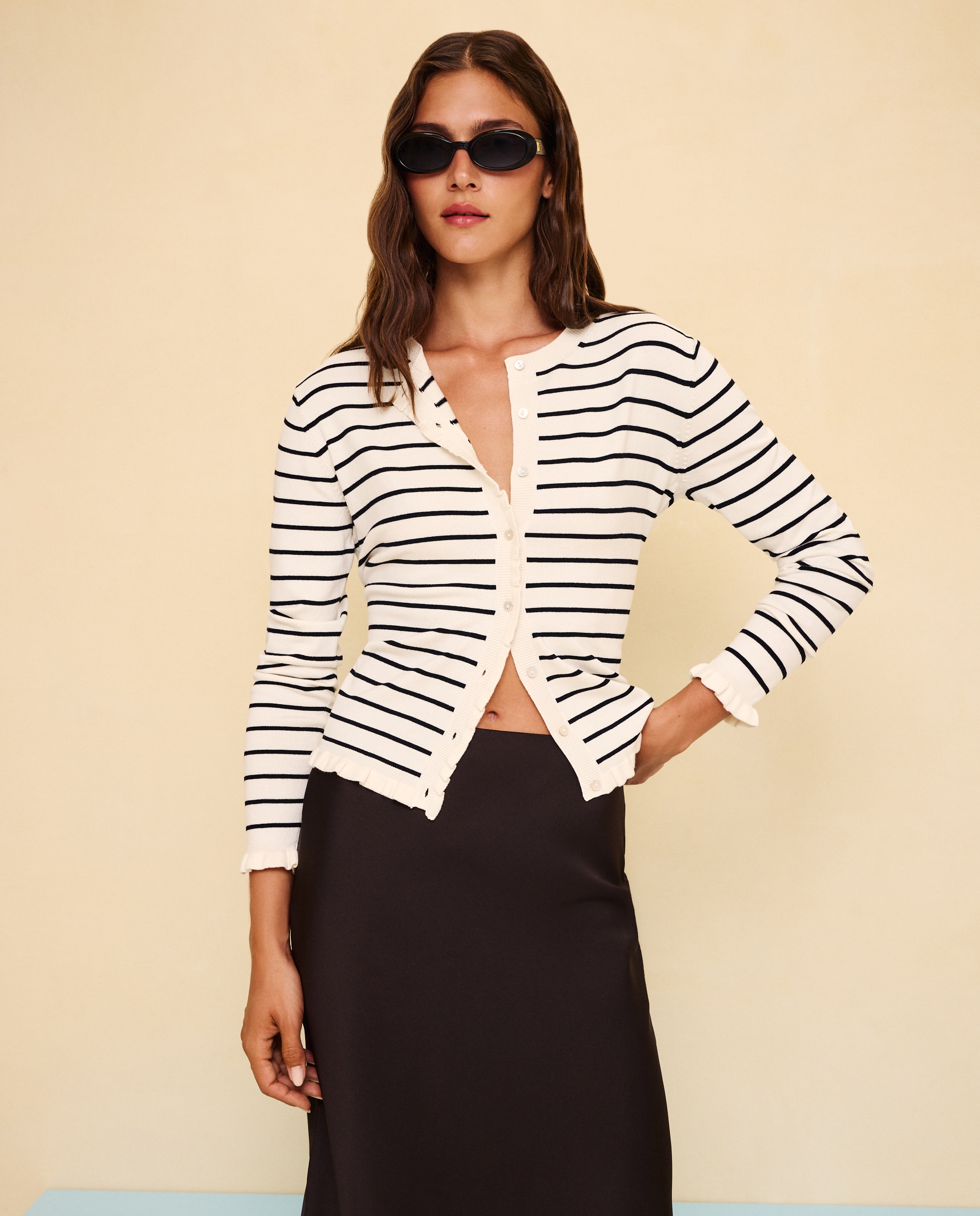 Chaqueta de punto de mujer con tapeta volantes - Easy Wear - Blanco Blanco-2