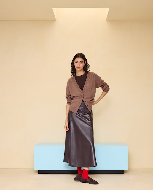Imagen 0 de Chaqueta de punto cuello pico de mujer. 820 Gris medio