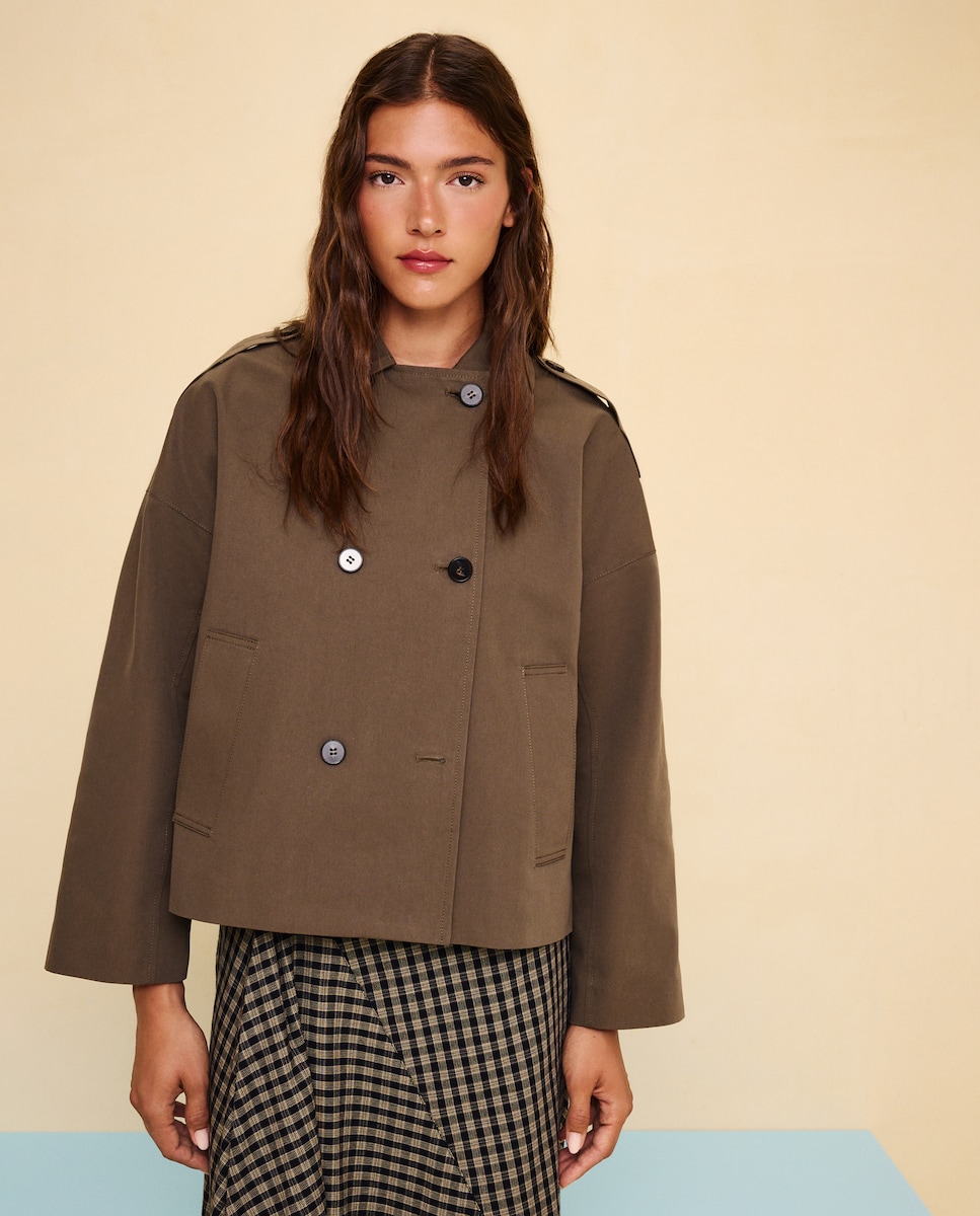 Imagen 0 de Gabardina de mujer corta cruzada 530 Verde oscuro
