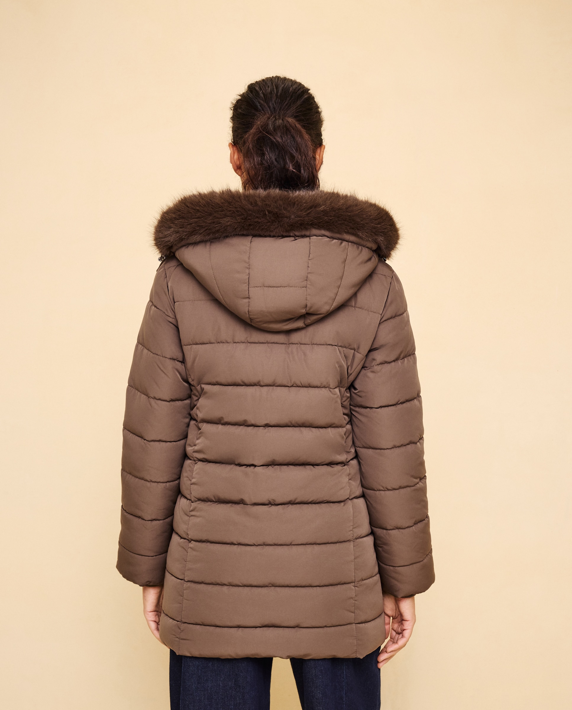 Imagen 3 de Abrigo acolchado midi capucha pelo - Easy Wear - Visón oscuro Visón oscuro