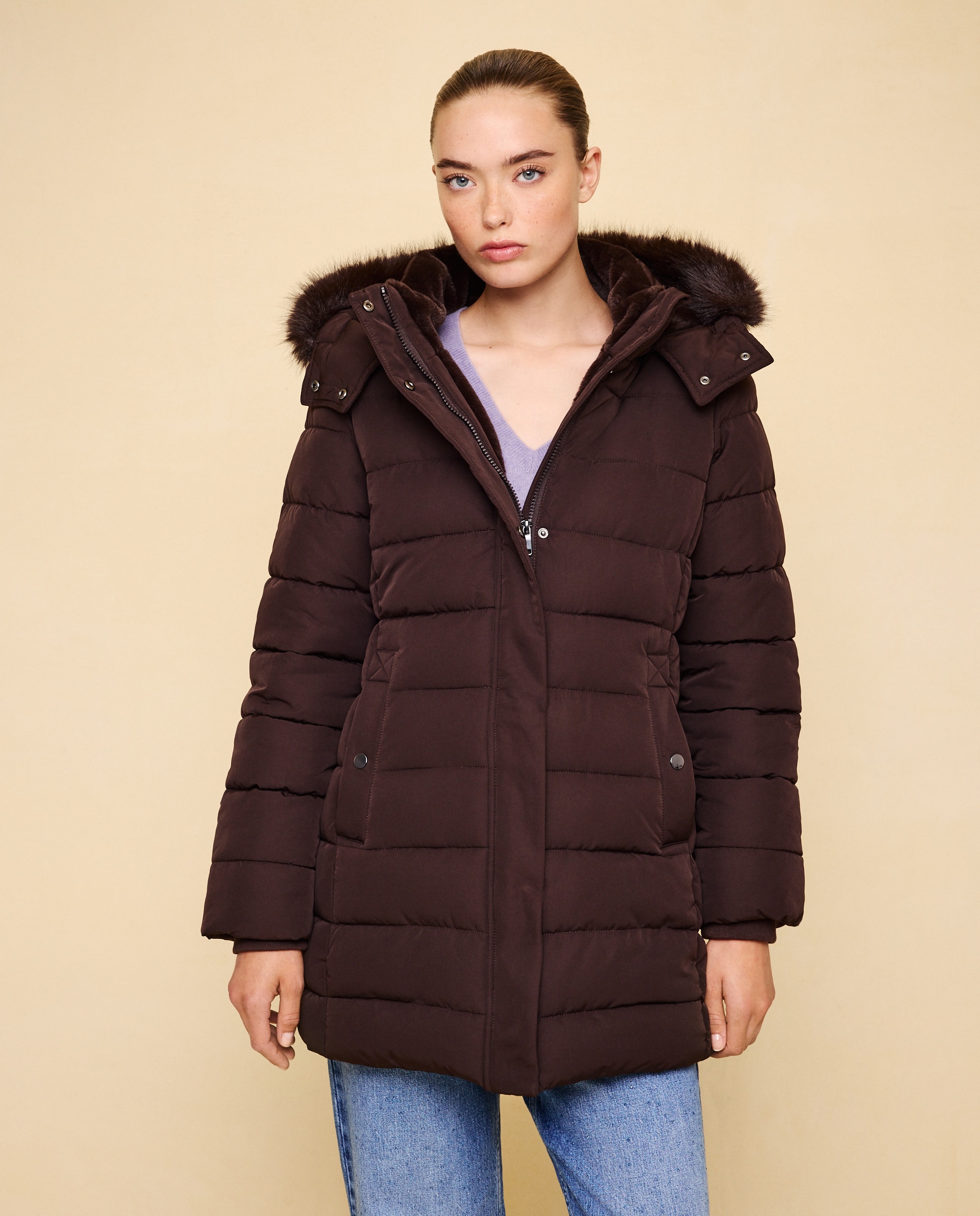 Imagen 1 de Abrigo acolchado midi capucha pelo - Easy Wear - Chocolate Chocolate