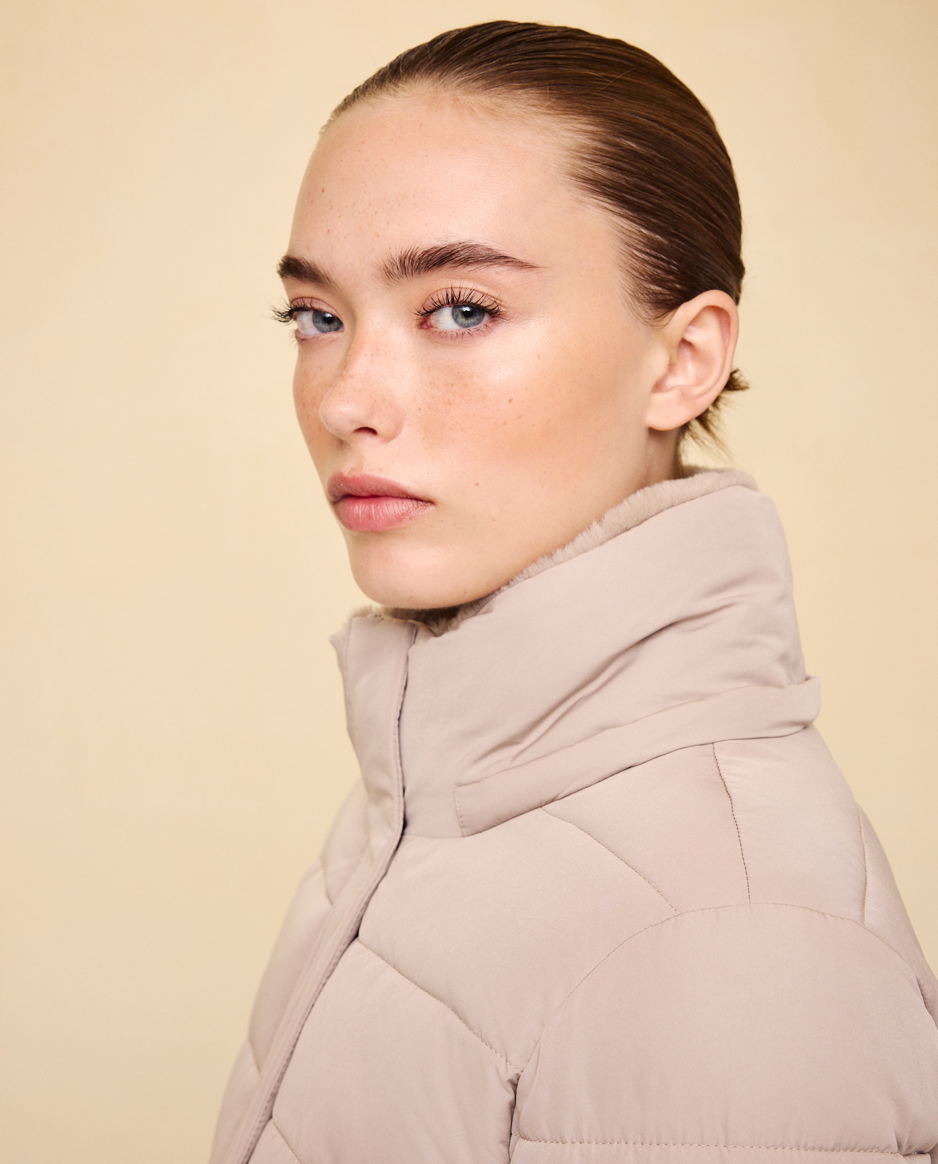 Imagen 4 de Abrigo acolchado capucha pelo - Easy Wear - Visón claro Visón claro