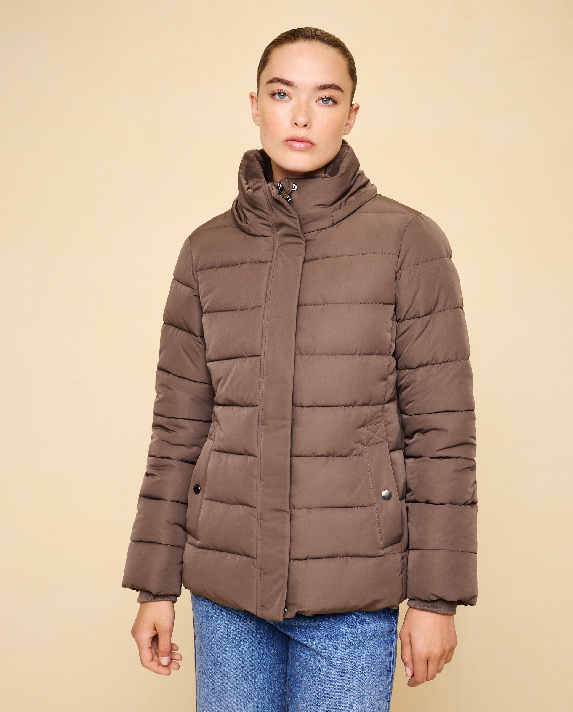 Imagen 4 de Abrigo acolchado capucha pelo - Easy Wear - Visón oscuro Visón oscuro
