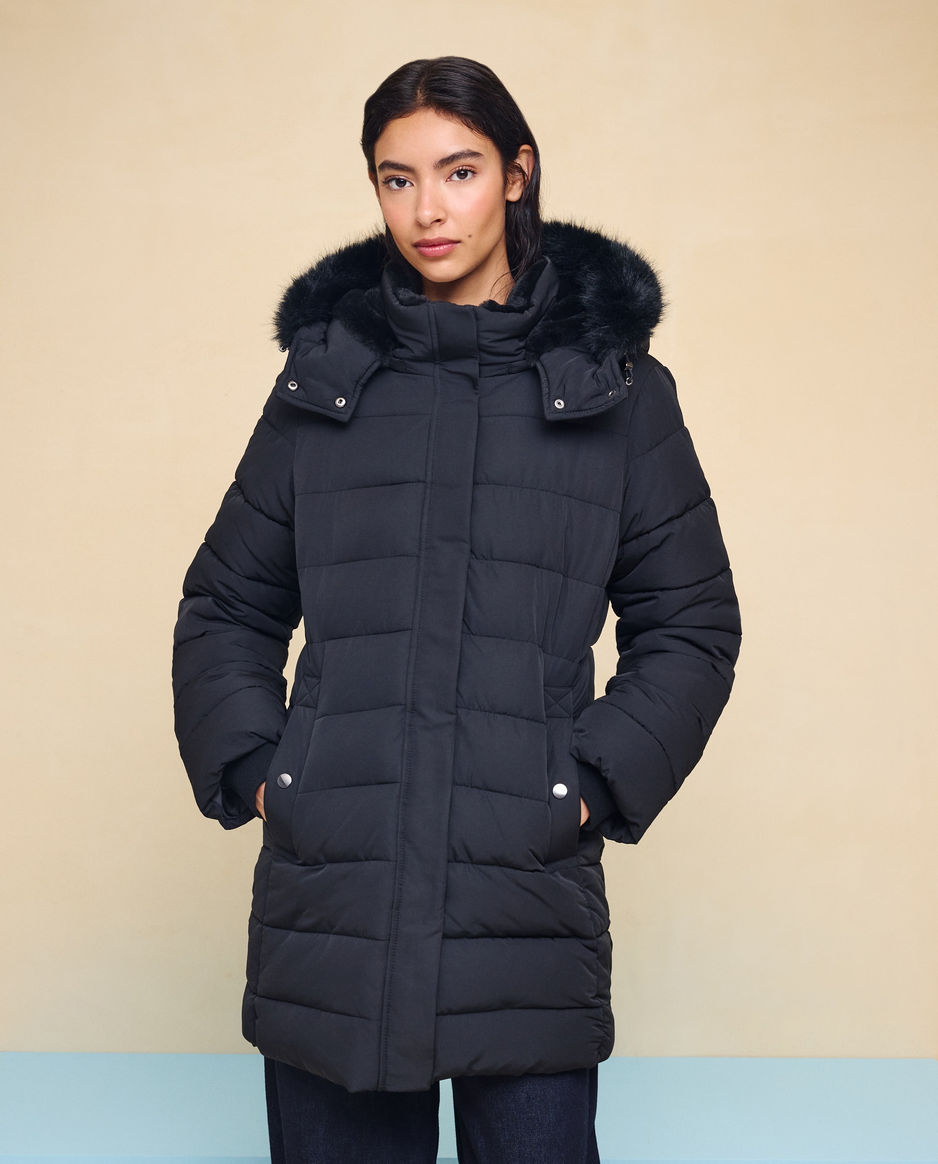 Imagen 2 de Abrigo acolchado midi capucha pelo - Easy Wear - Negro Negro
