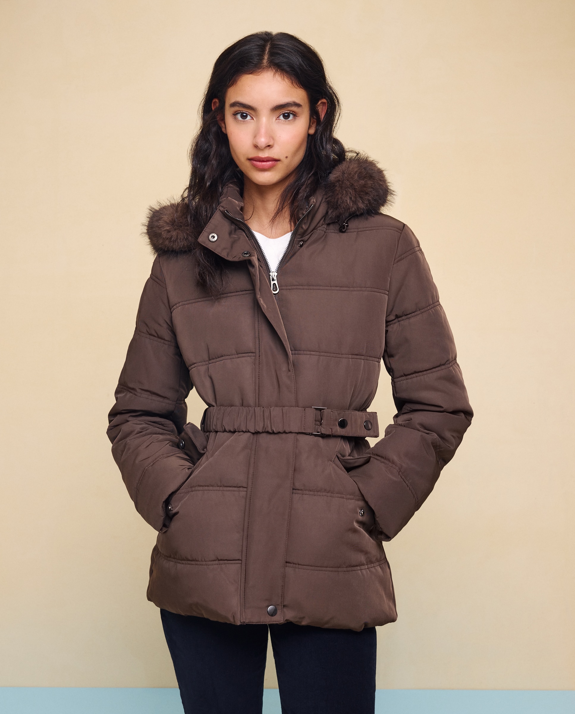 Imagen 1 de Acolchado de mujer corto con cinturon - Easy Wear - Marrón Marrón