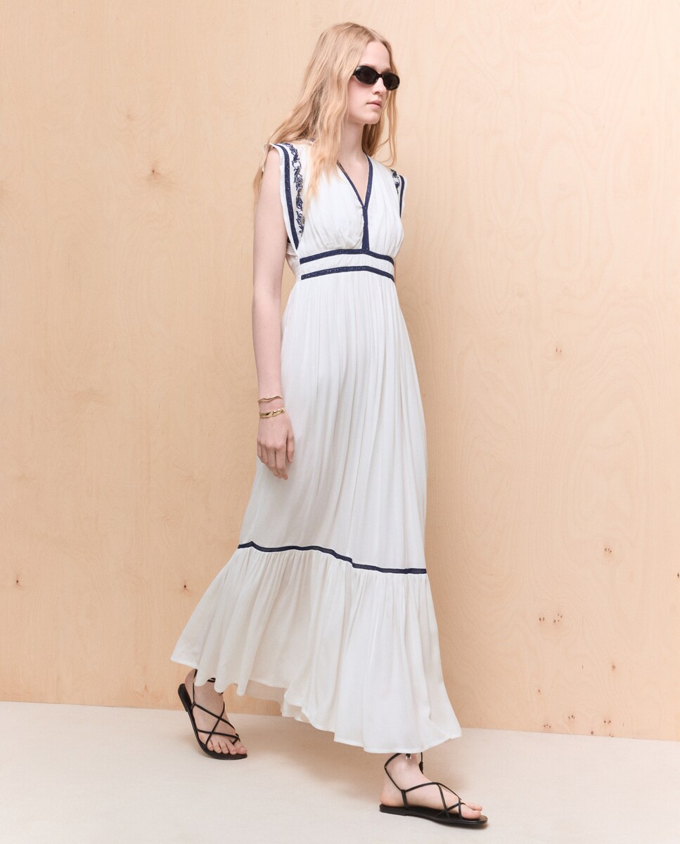 Imagen 0 de Vestido de mujer largo de bambula. Blanco roto