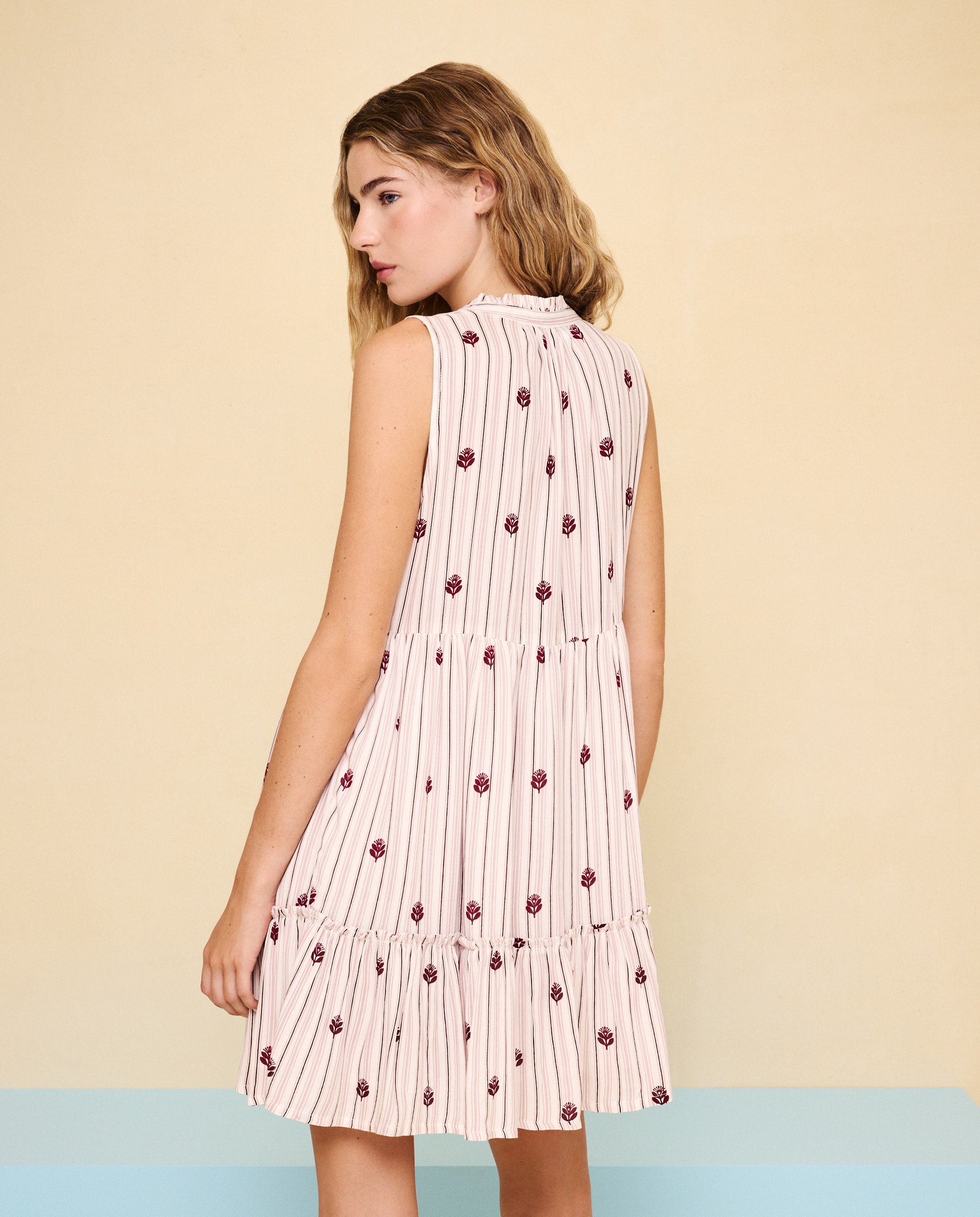 Vestido Curto com Painéis Rosa-2