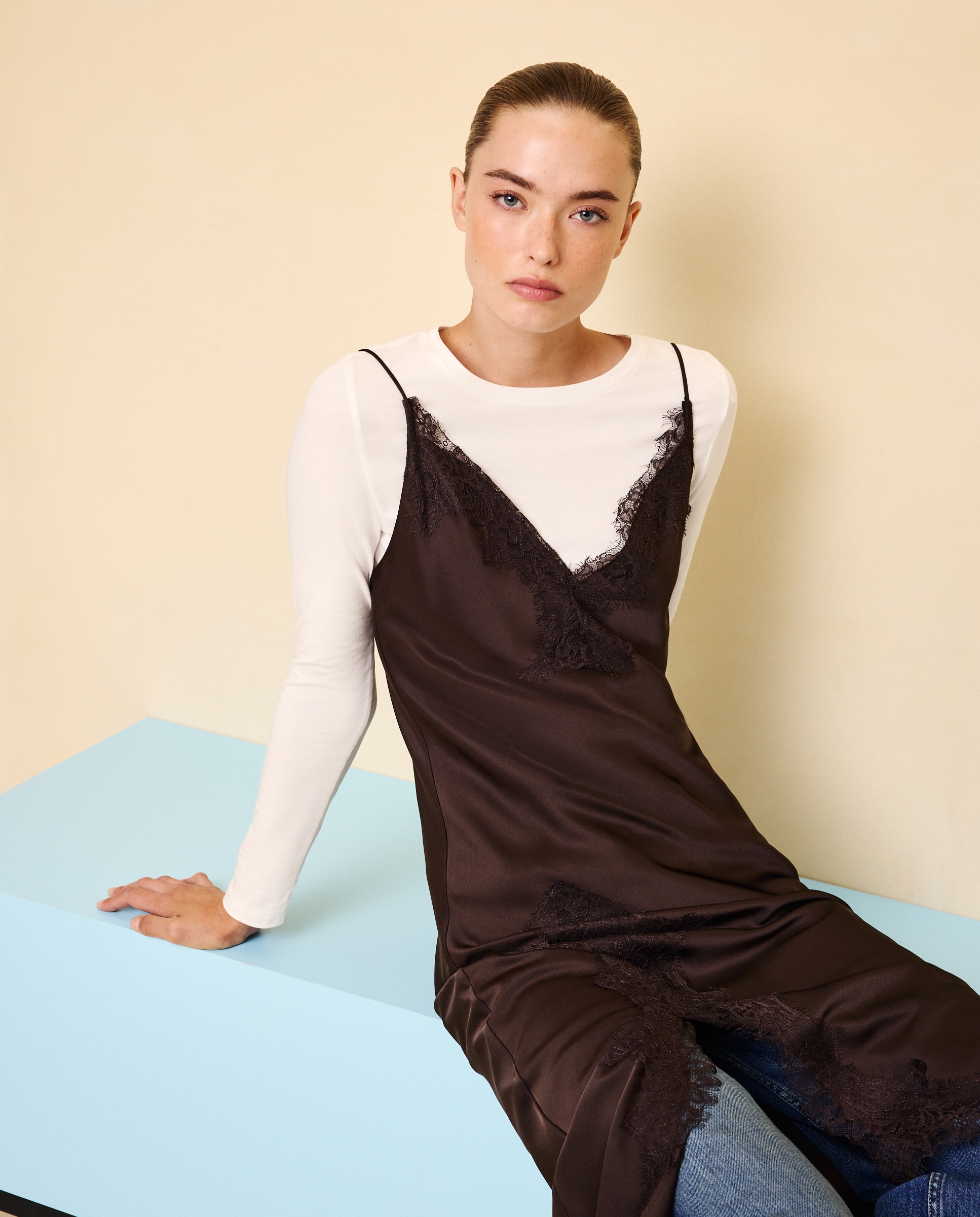 Vestido Midi Rendilhado Castanho-2