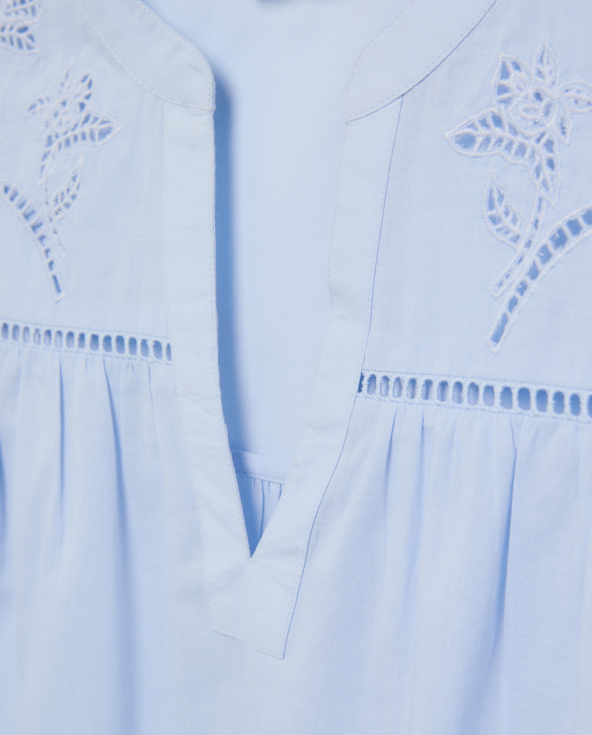 Blusa de Popelina Bordada 410 Azul Claro-5