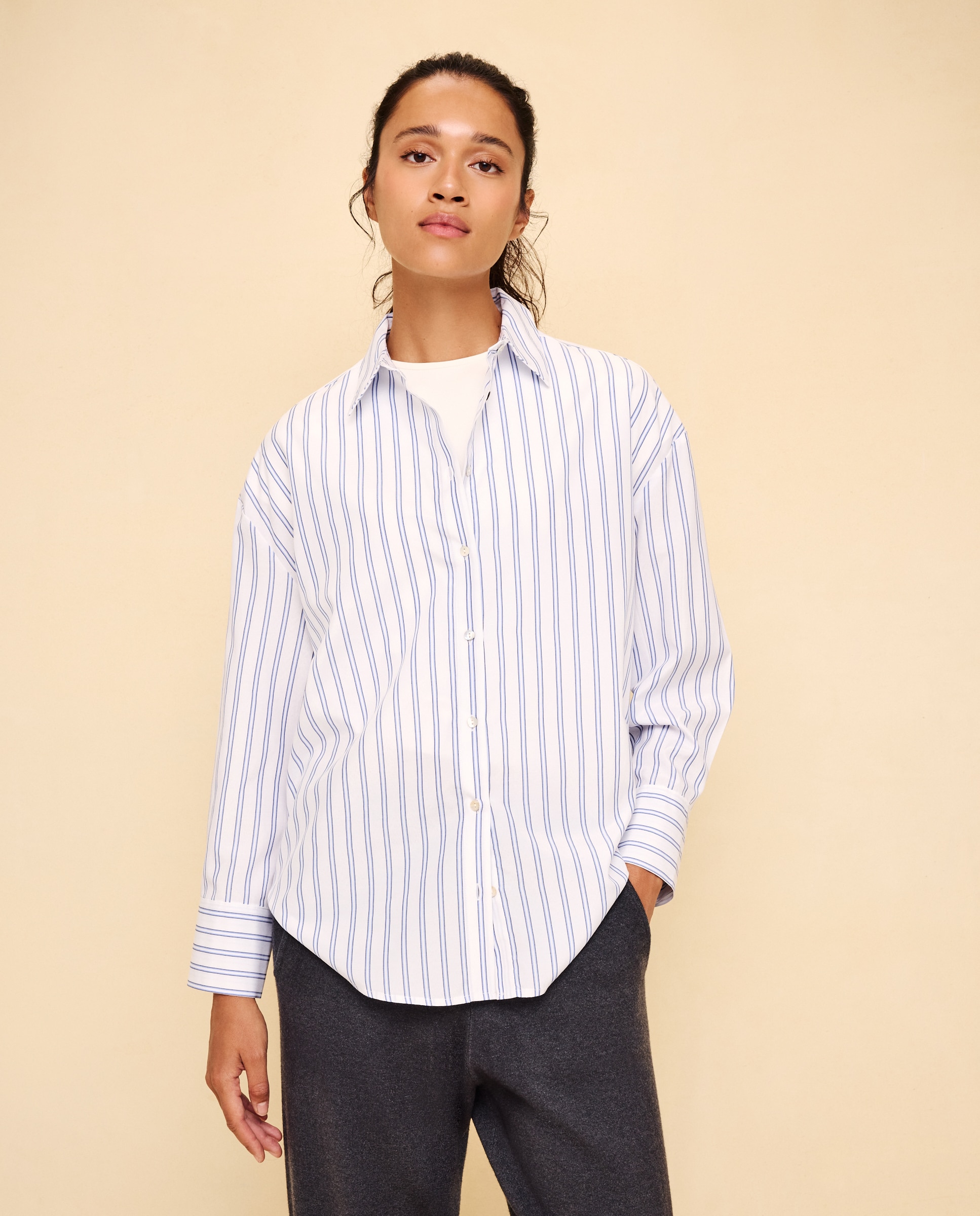 Imagem 0 de Camisa Fluida com Estampado às Riscas