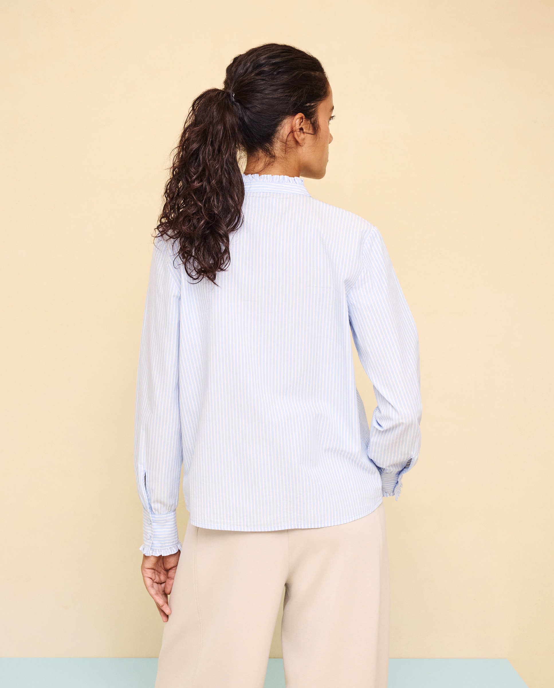Camisa de Colarinho com Folho de Mulher Azul-3
