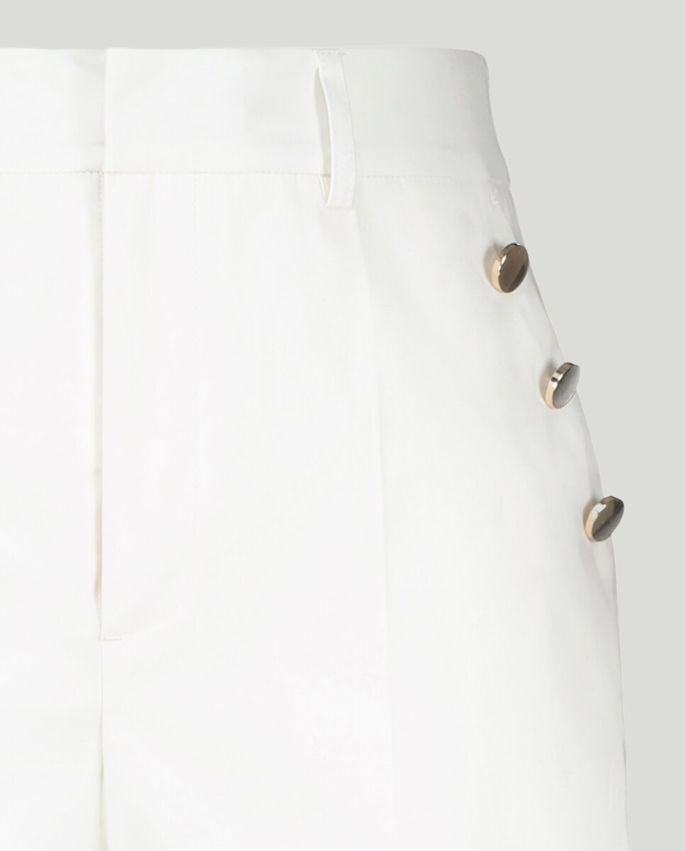 Bermudas com Botões Dourados 120 Cru-5