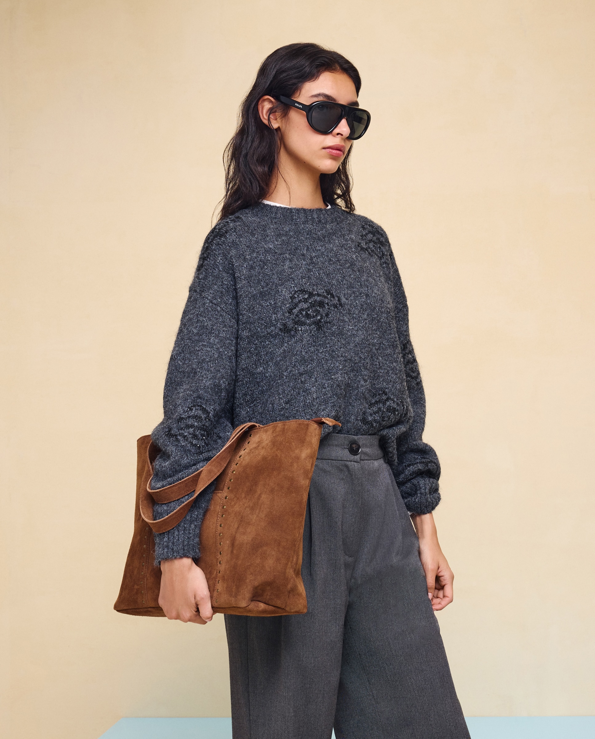 Mala Shopper em Pele com Tachas Castanho-5