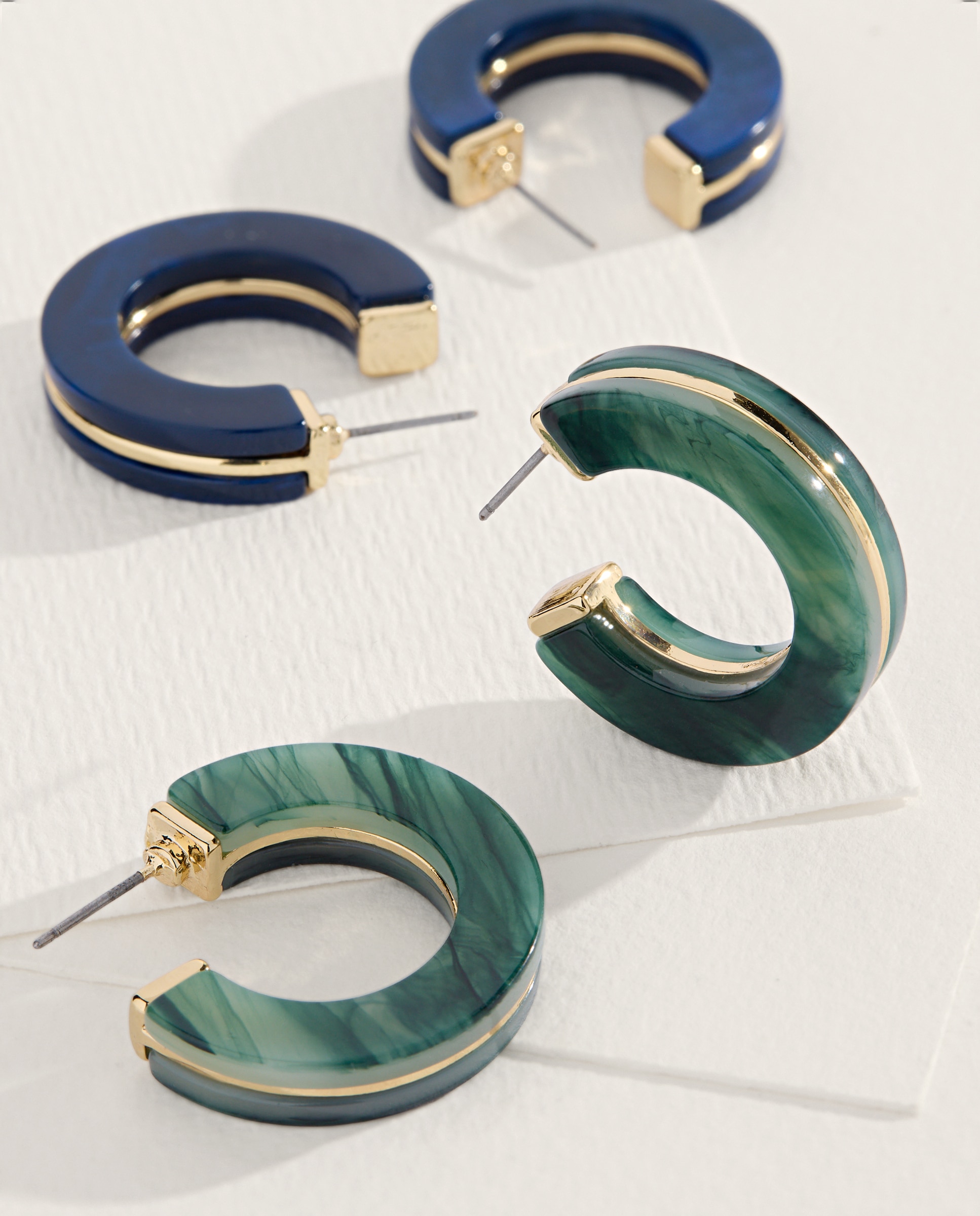 Pack de 2 Brincos de Argola de Resina 390 Ouro-2