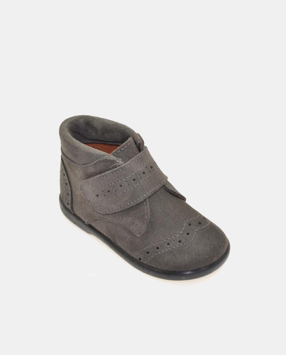 Botas de bebé niño en serraje con detalles picados y cierre adherente - Chuches - Gris Gris-1