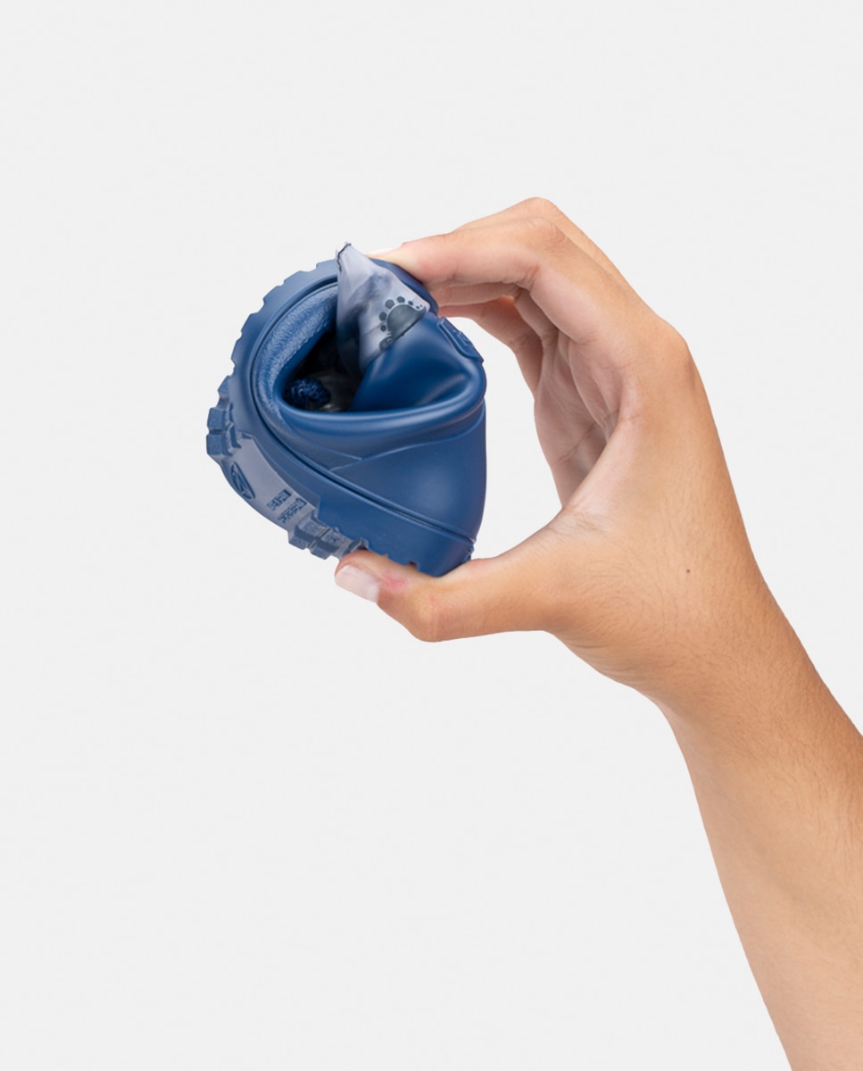 Imagen 4 de Bota de agua de caña baja con detalle de dinosaurio y en acabado mate, de concepto barefoot - Igor - Azul índigo Azul índigo