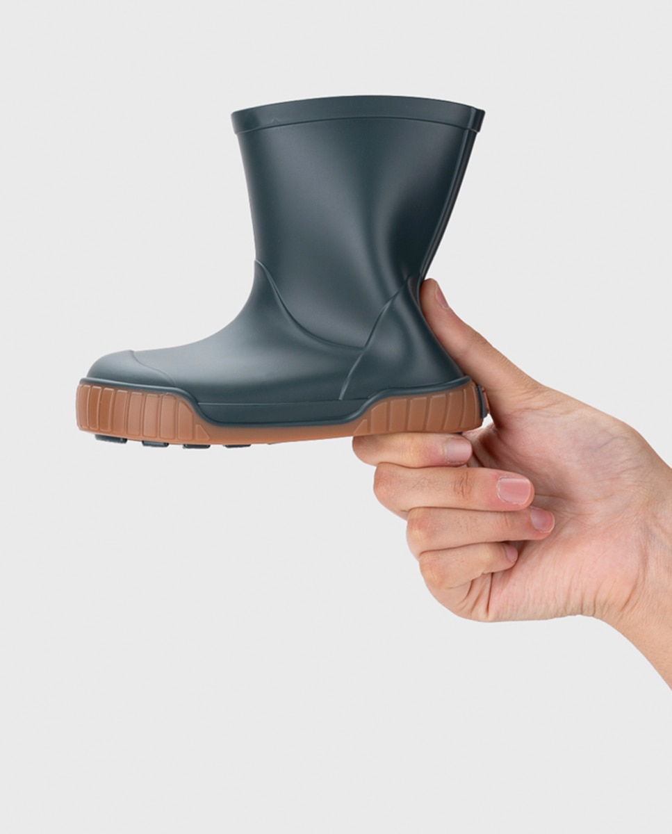 Bota de agua bicolor con el piso en color caramelo y acabado mate, diseñado en concepto barefoot medium. - Igor - Azul Océano Azul Océano-3