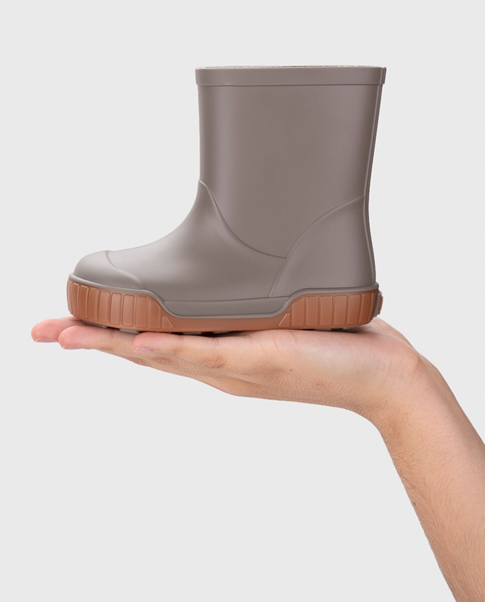 Bota de agua bicolor con el piso en color caramelo y acabado mate, diseñado en concepto barefoot medium. - Igor - Beige Beige-7