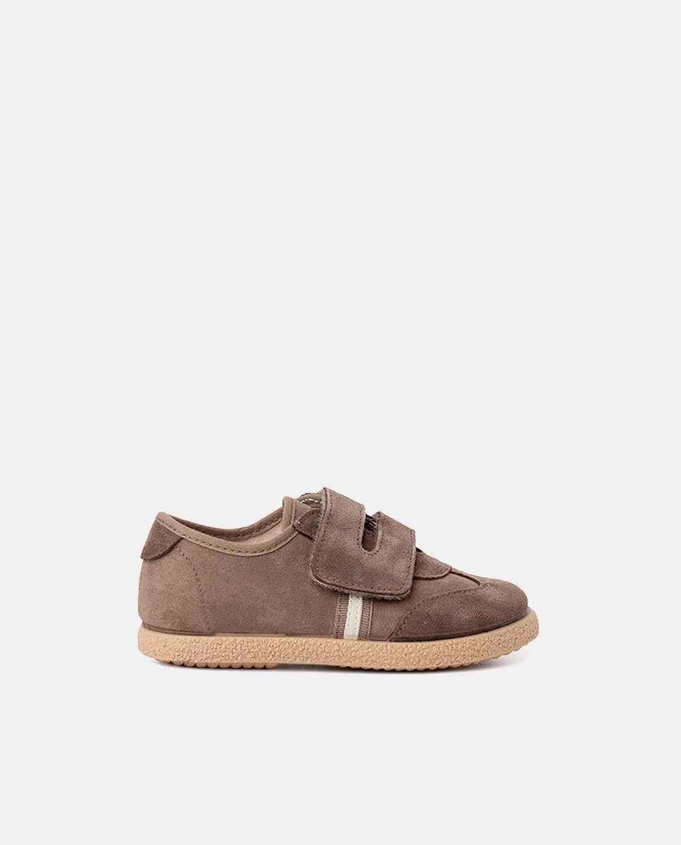 Imagen 0 de Zapatillas de serraje y textil de bebé niño con cierre adherente en gris Topo